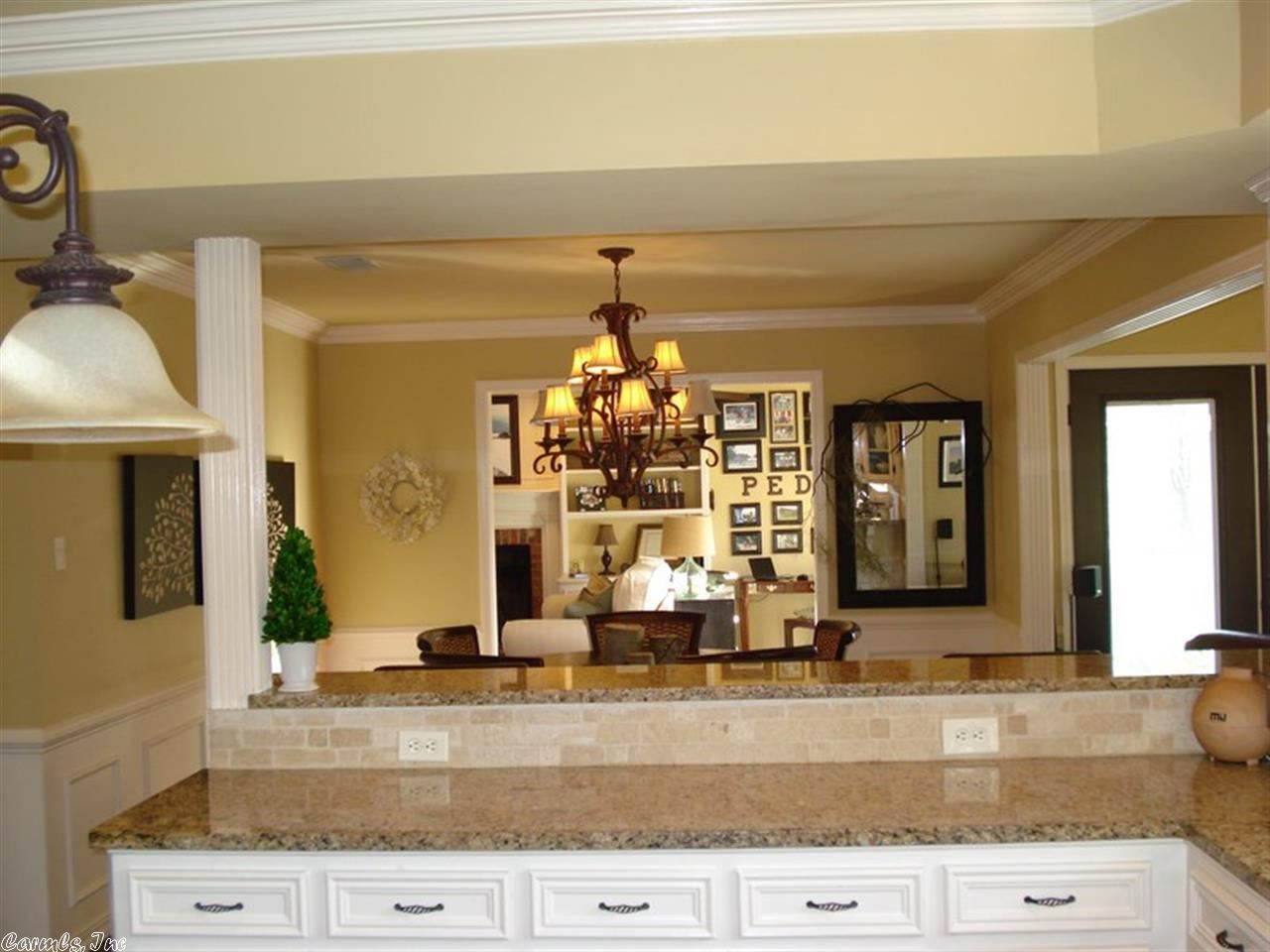 SECLUDED HILLS - Residential