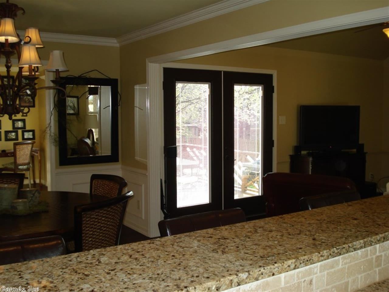 SECLUDED HILLS - Residential