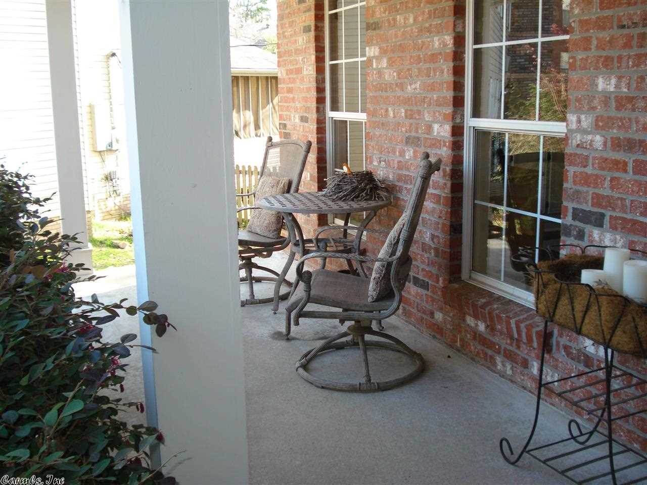 SECLUDED HILLS - Residential