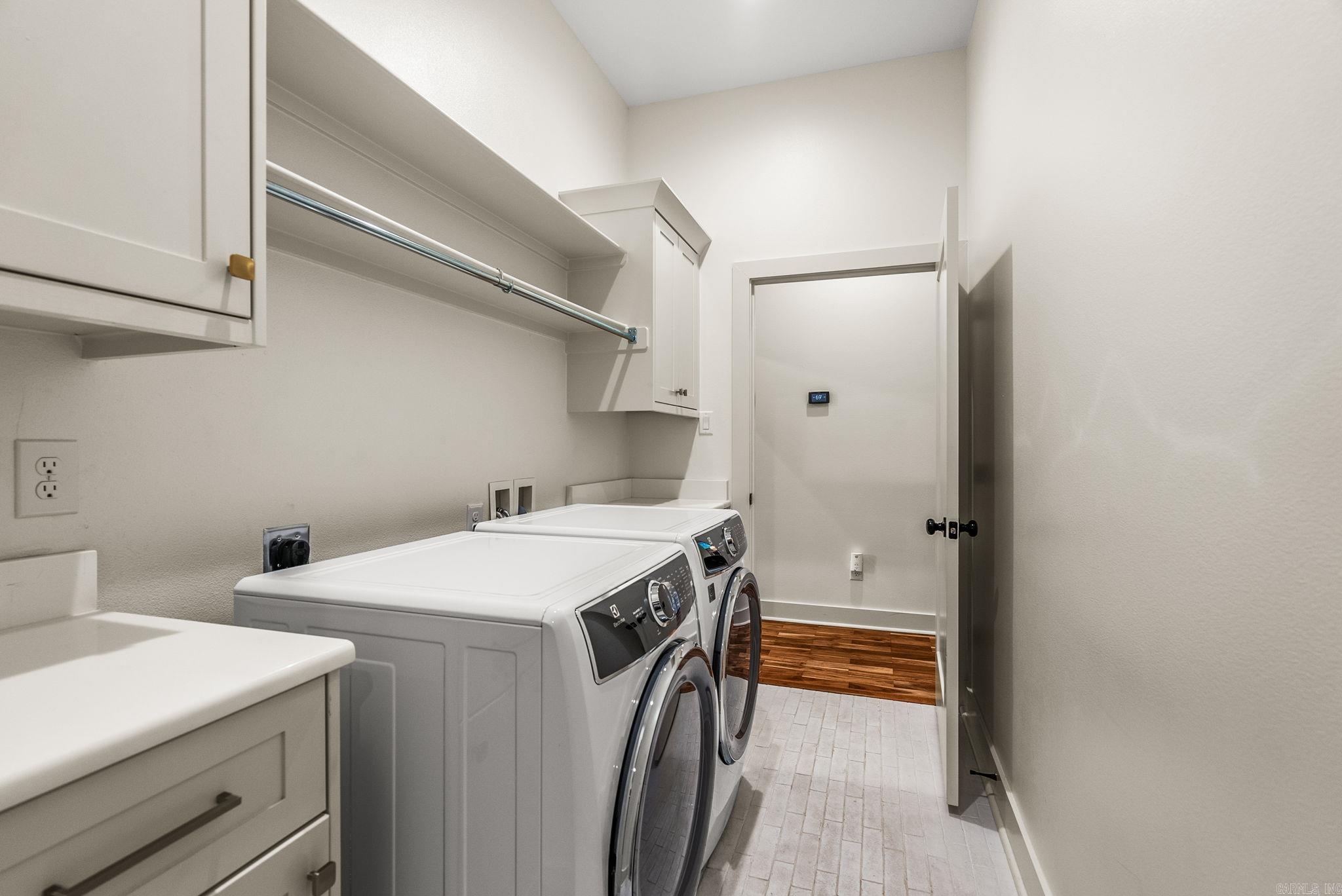 NORTH SHORE @ HURRICANE LAKE EST - Residential