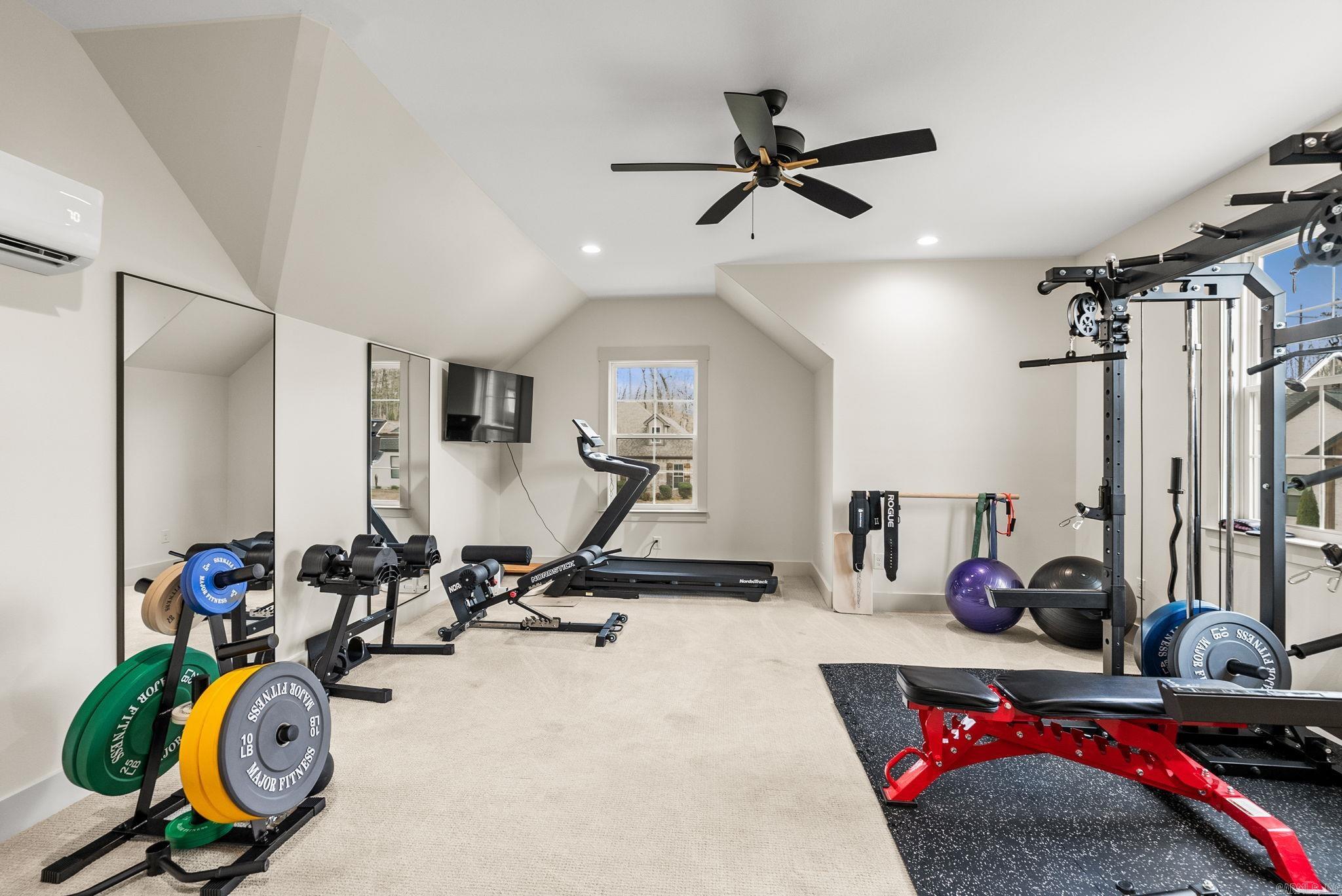 NORTH SHORE @ HURRICANE LAKE EST - Residential