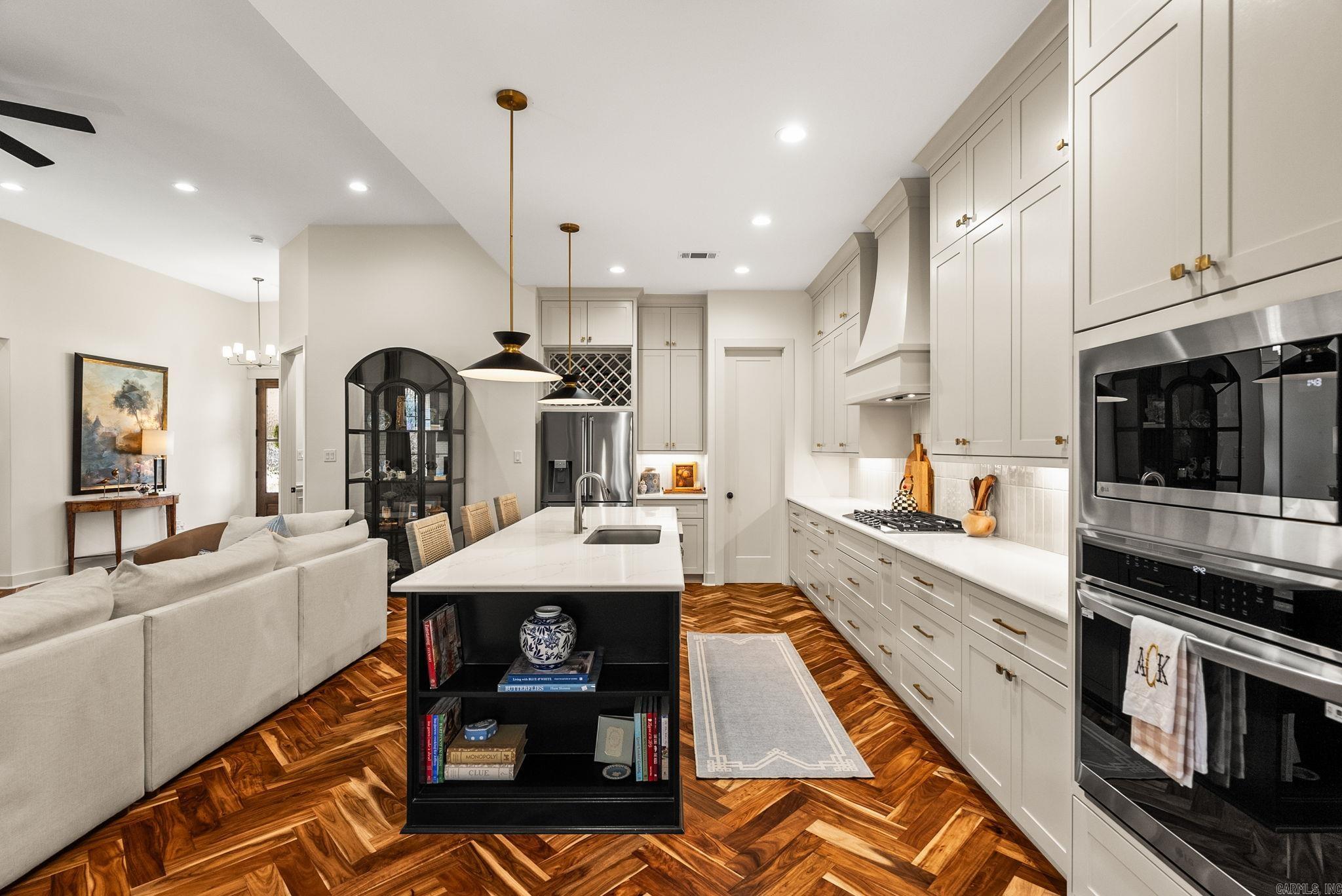 NORTH SHORE @ HURRICANE LAKE EST - Residential