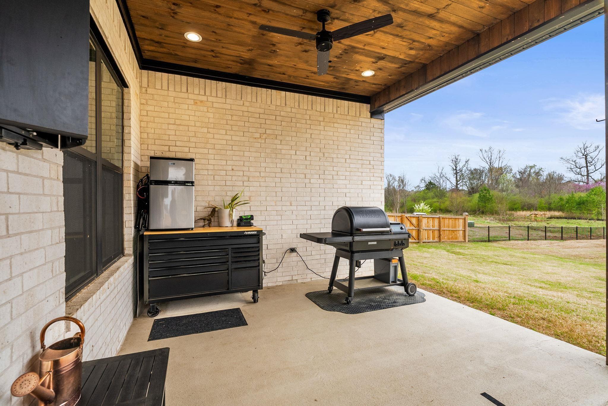 NORTH SHORE @ HURRICANE LAKE EST - Residential