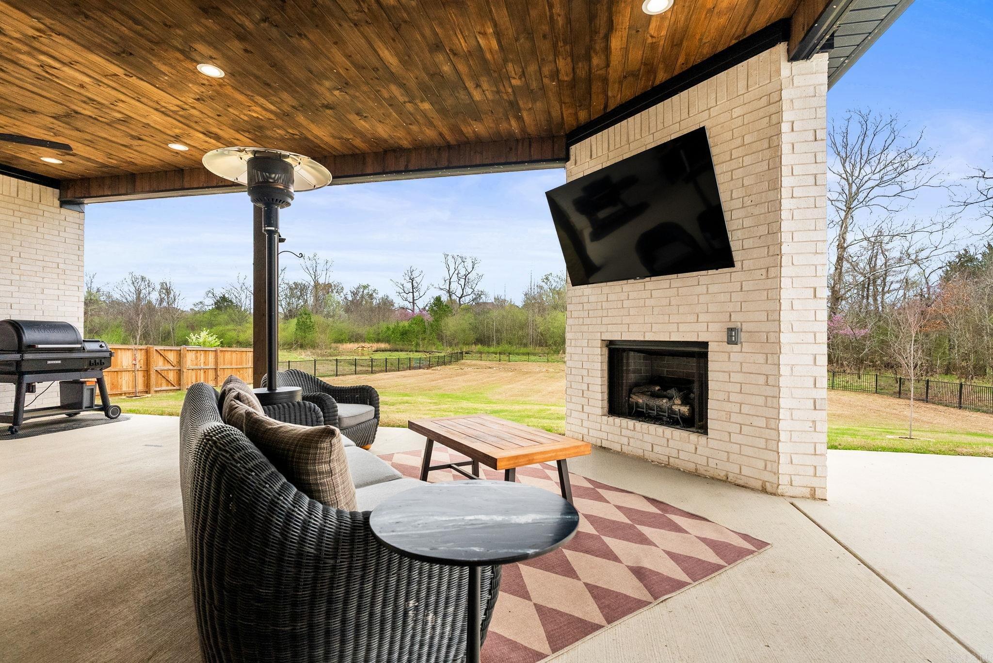 NORTH SHORE @ HURRICANE LAKE EST - Residential