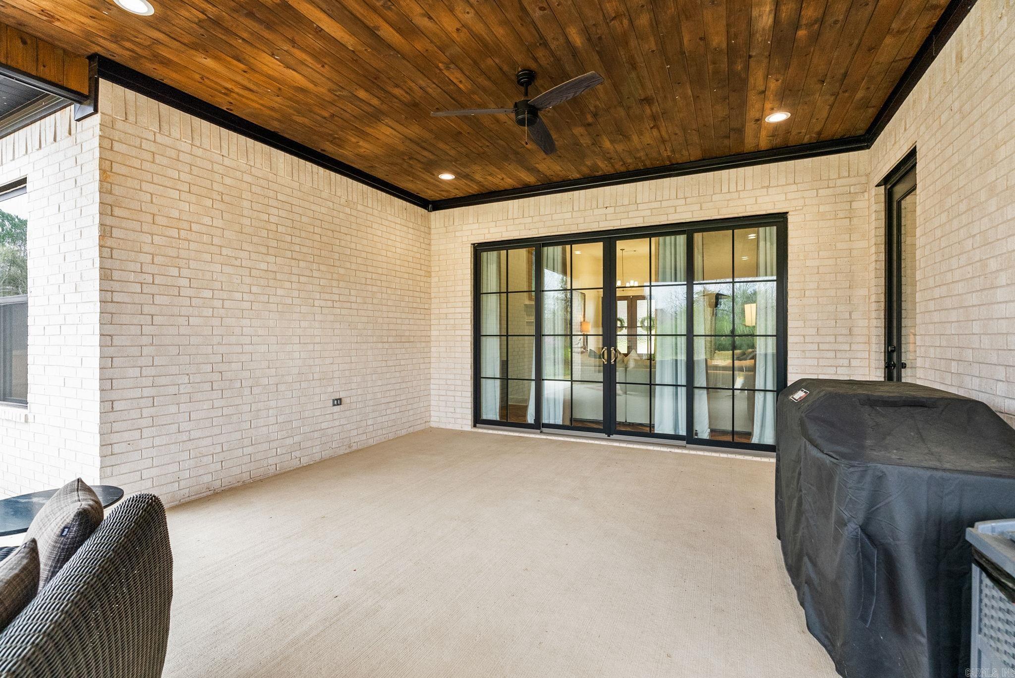 NORTH SHORE @ HURRICANE LAKE EST - Residential