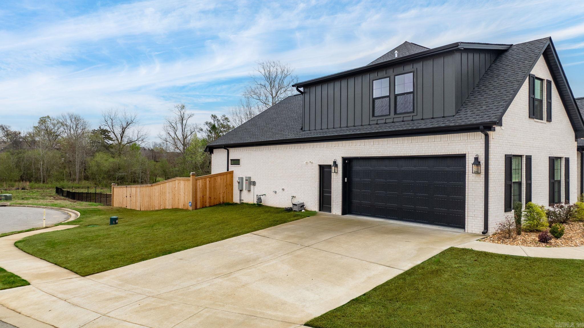 NORTH SHORE @ HURRICANE LAKE EST - Residential