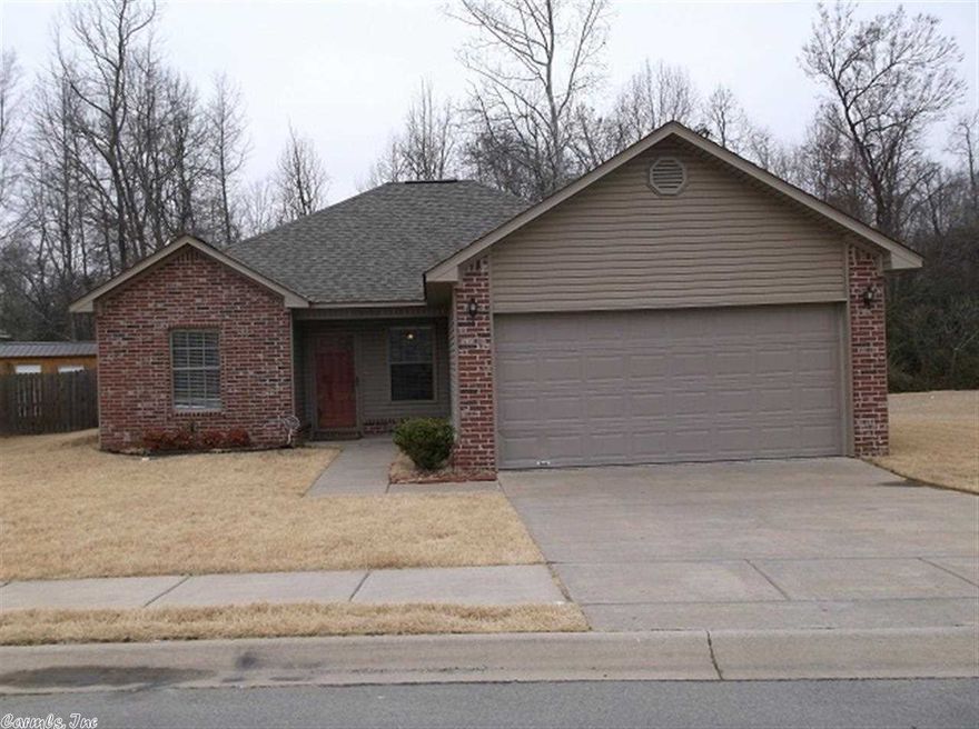 This is a sweet home it offers 3 bedrooms, 2 baths, split floor plan, separate dining, alarm system, fully fence, and 2 car garage. Sold "as is"