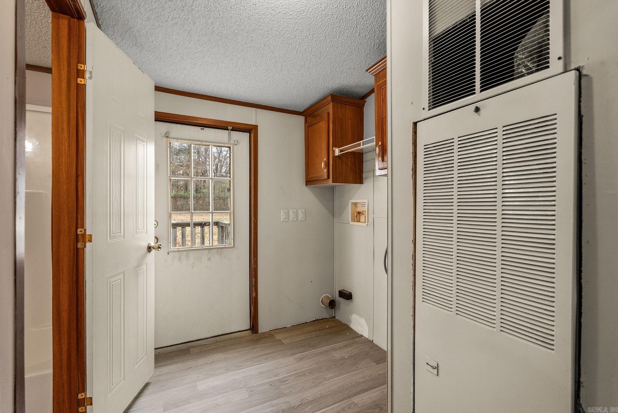 HOLLAND HILLS - Residential