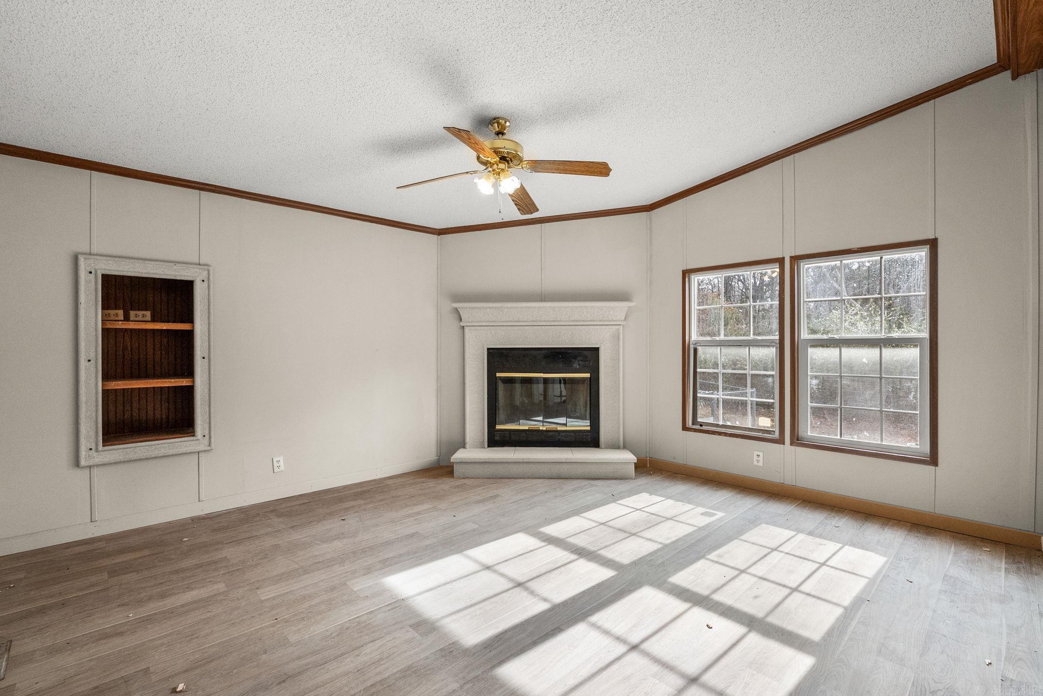 HOLLAND HILLS - Residential