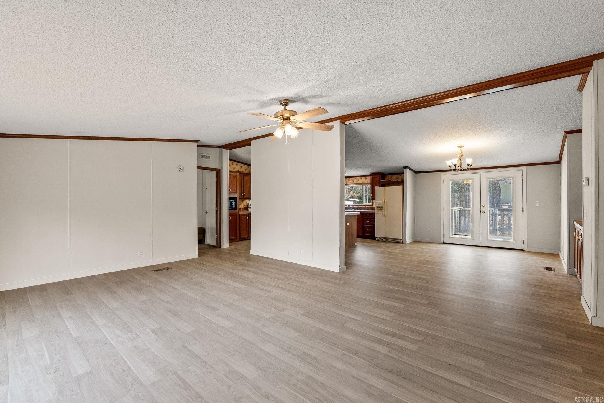 HOLLAND HILLS - Residential