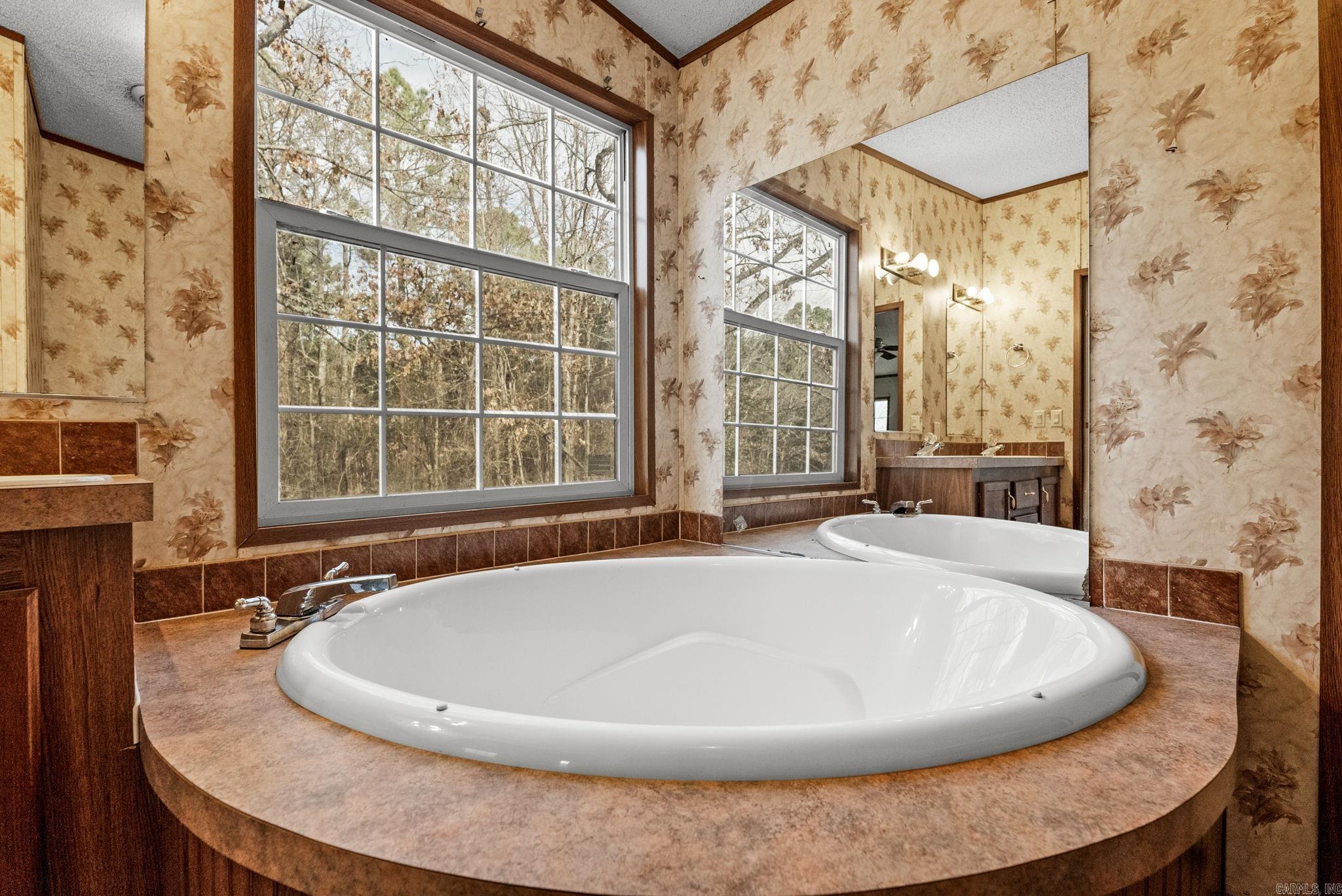 HOLLAND HILLS - Residential