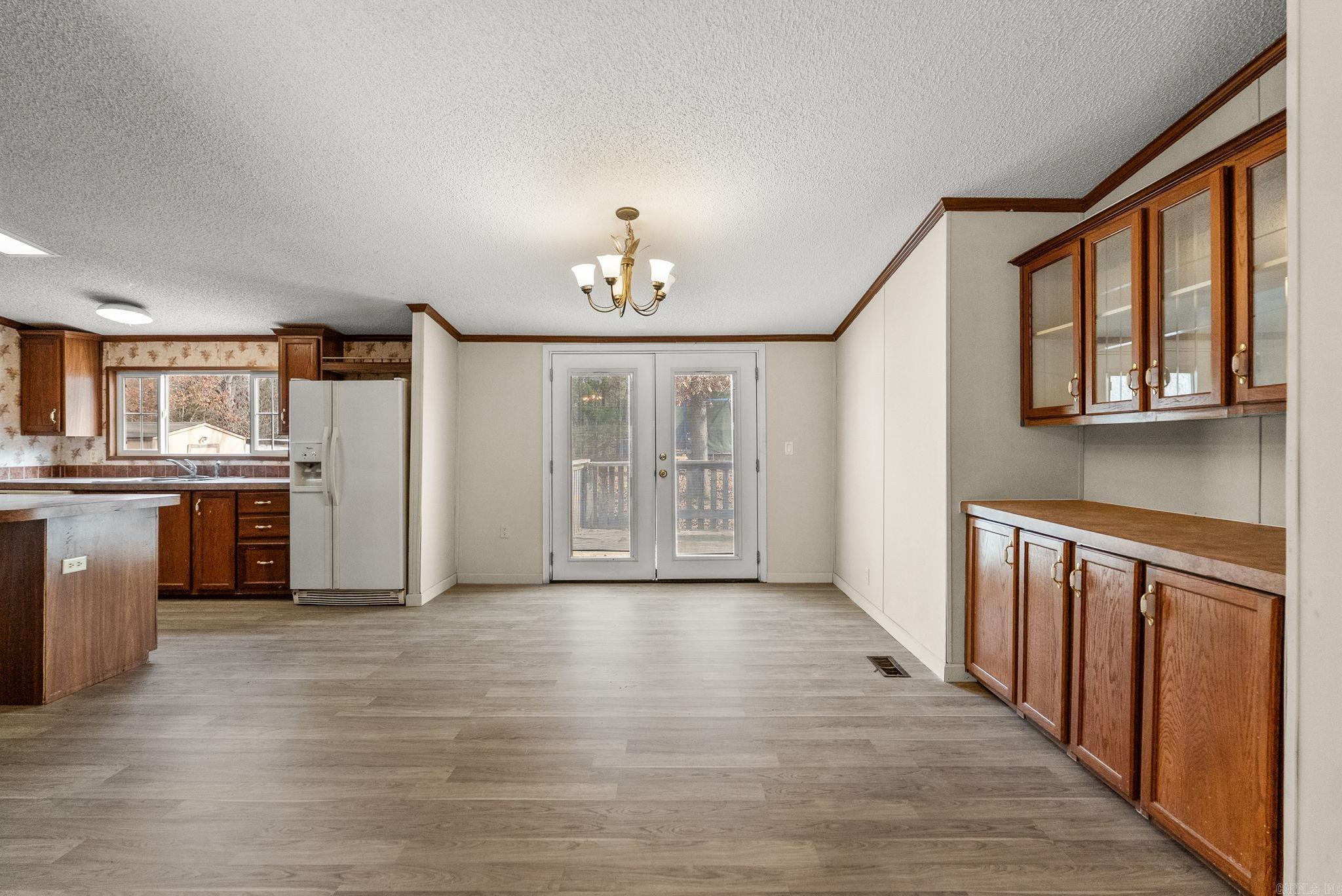 HOLLAND HILLS - Residential