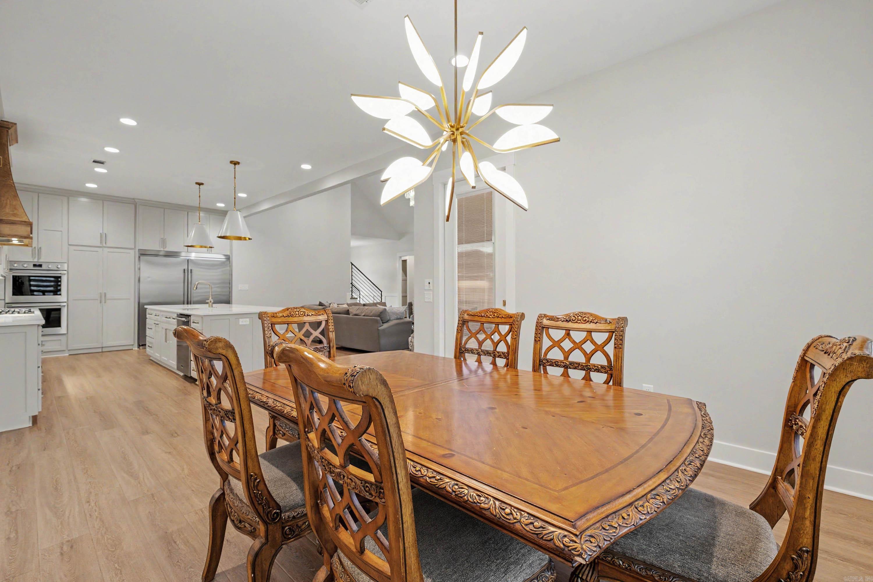 LANDS END - Residential