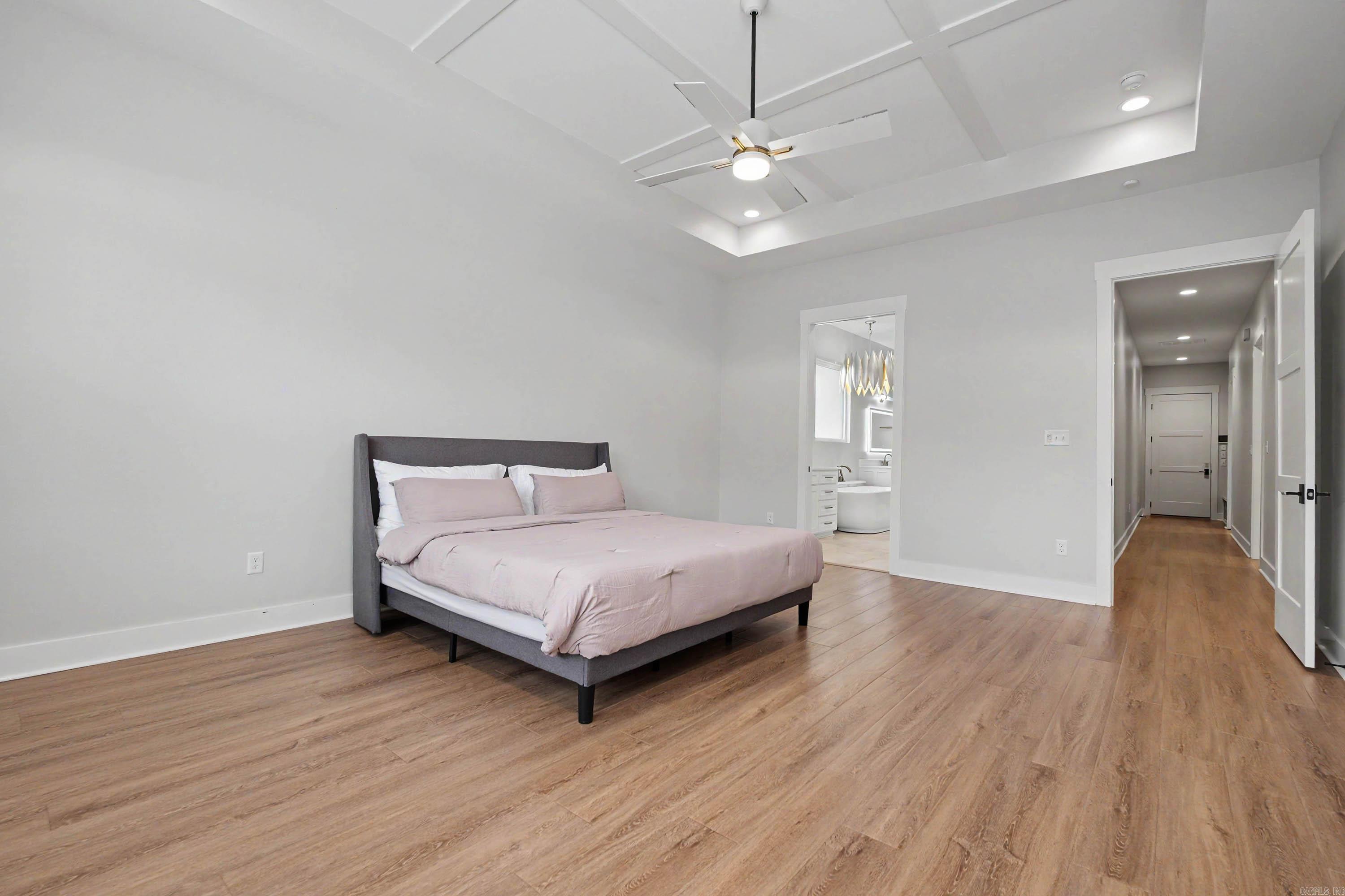 LANDS END - Residential