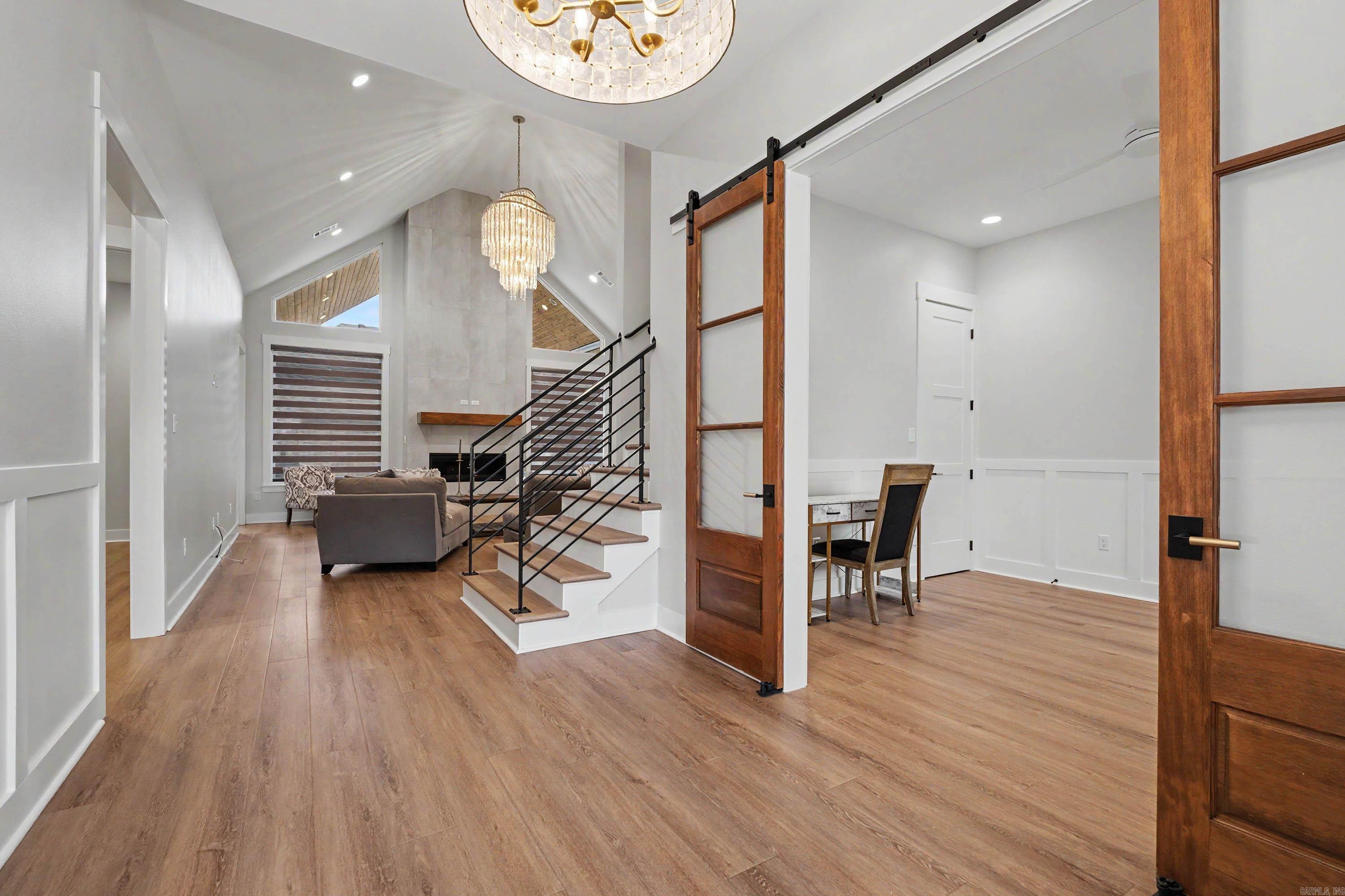 LANDS END - Residential