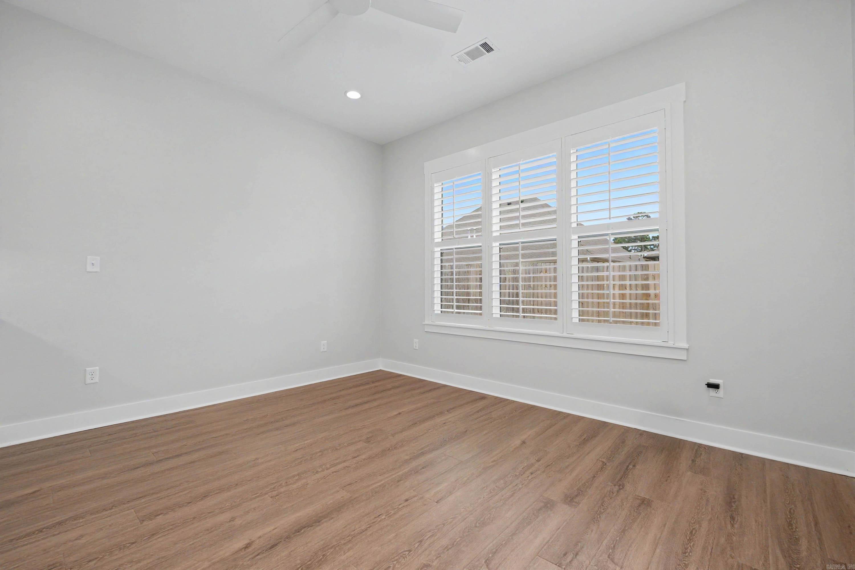 LANDS END - Residential