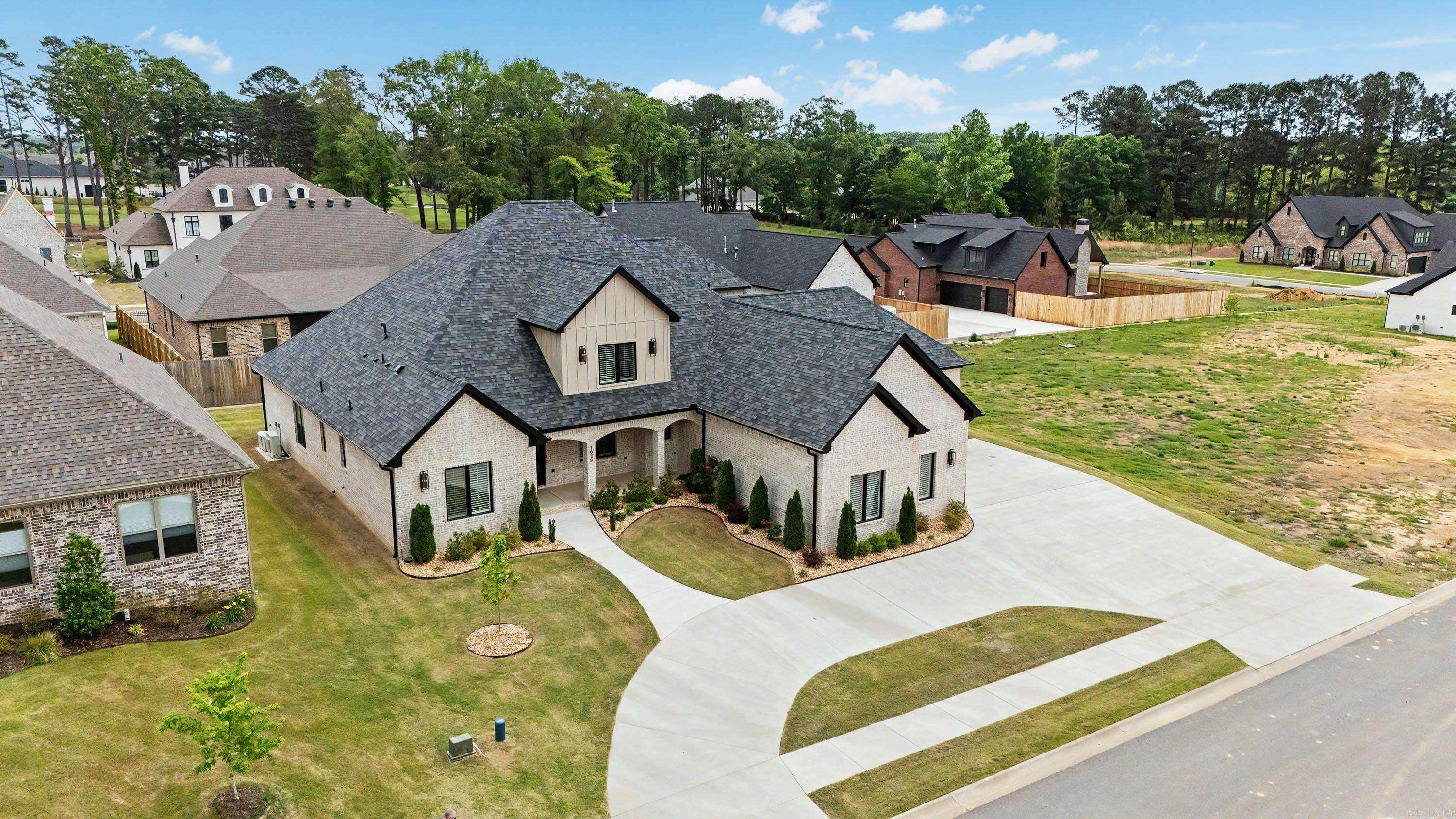LANDS END - Residential