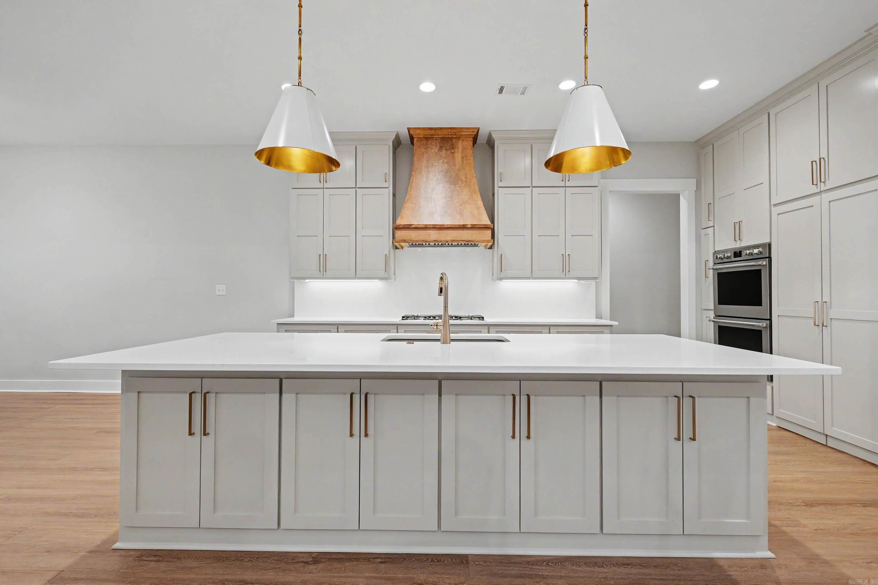 LANDS END - Residential