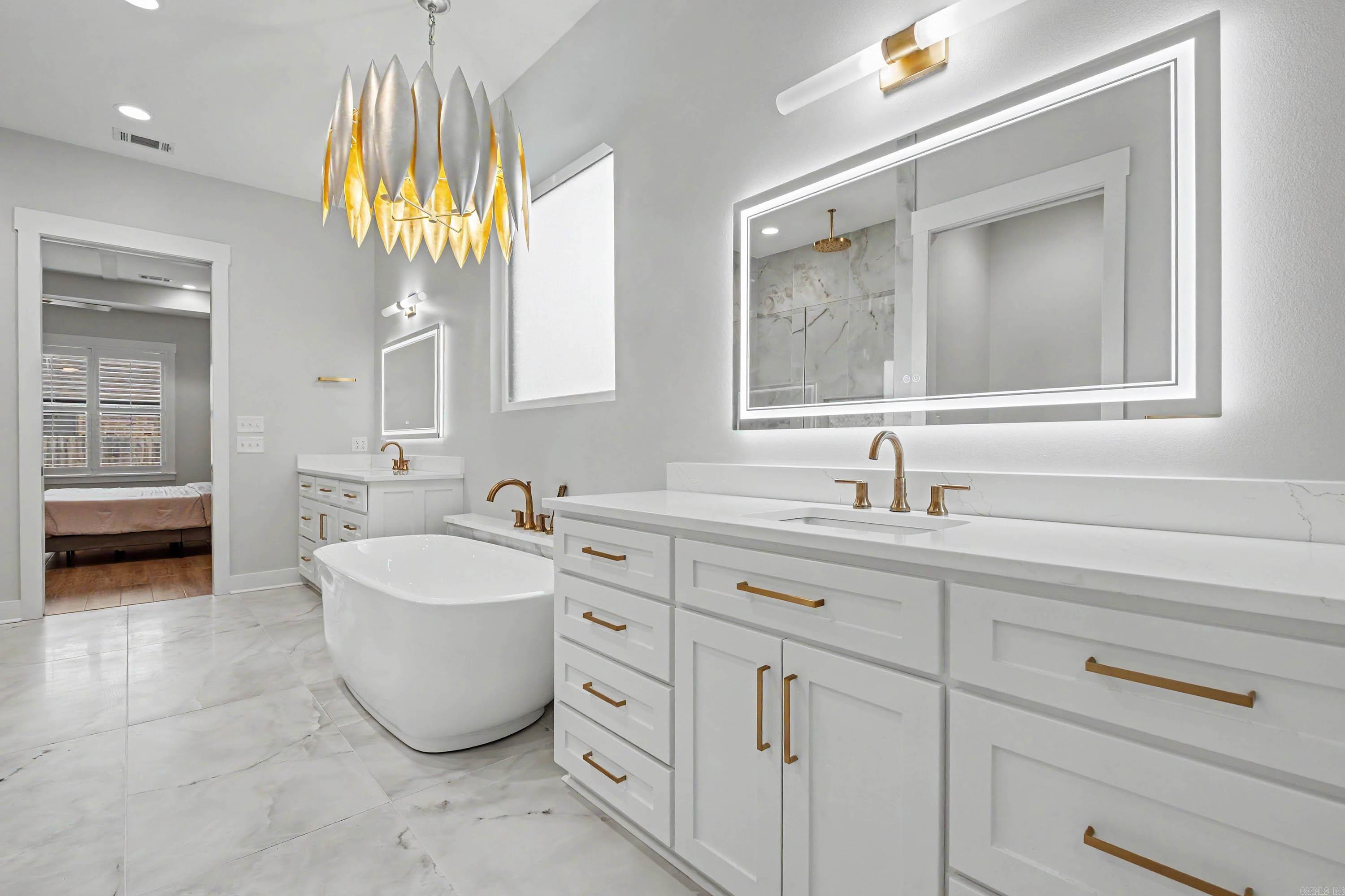 LANDS END - Residential