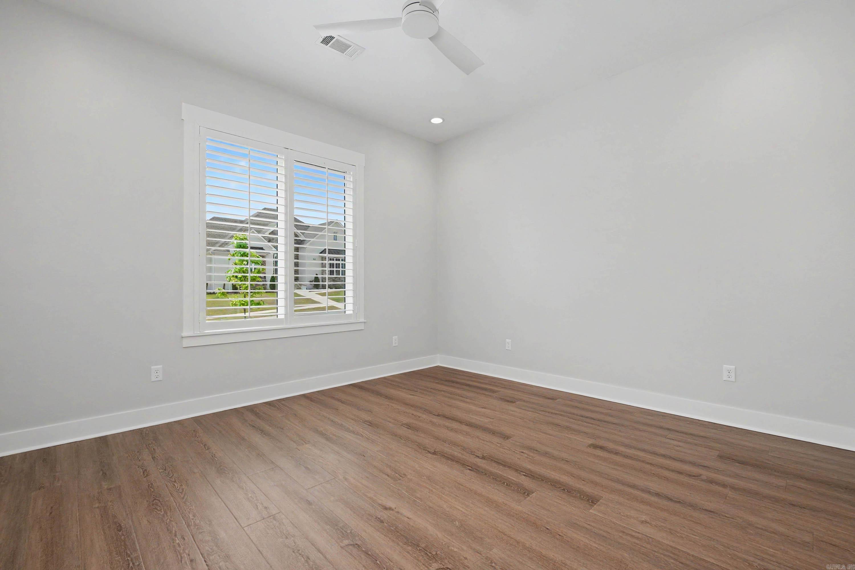 LANDS END - Residential