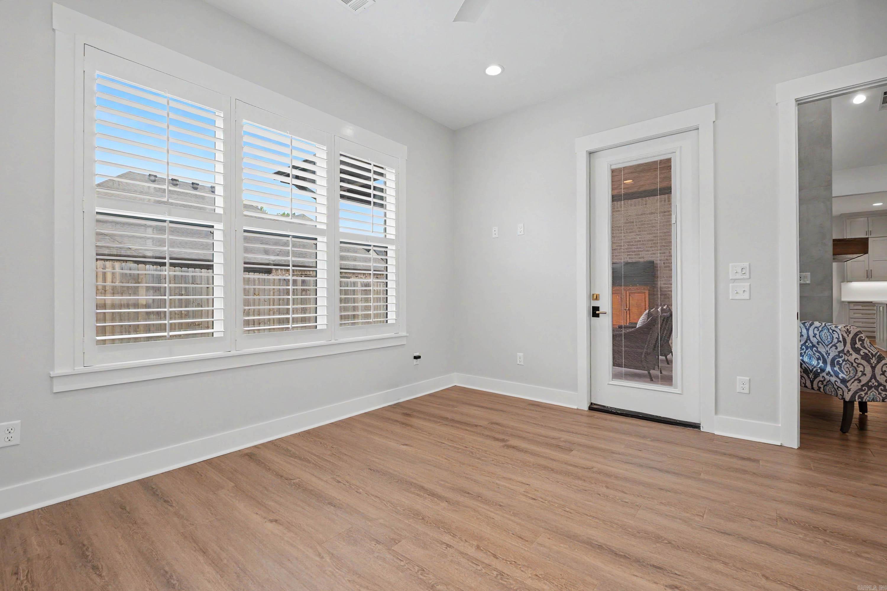 LANDS END - Residential
