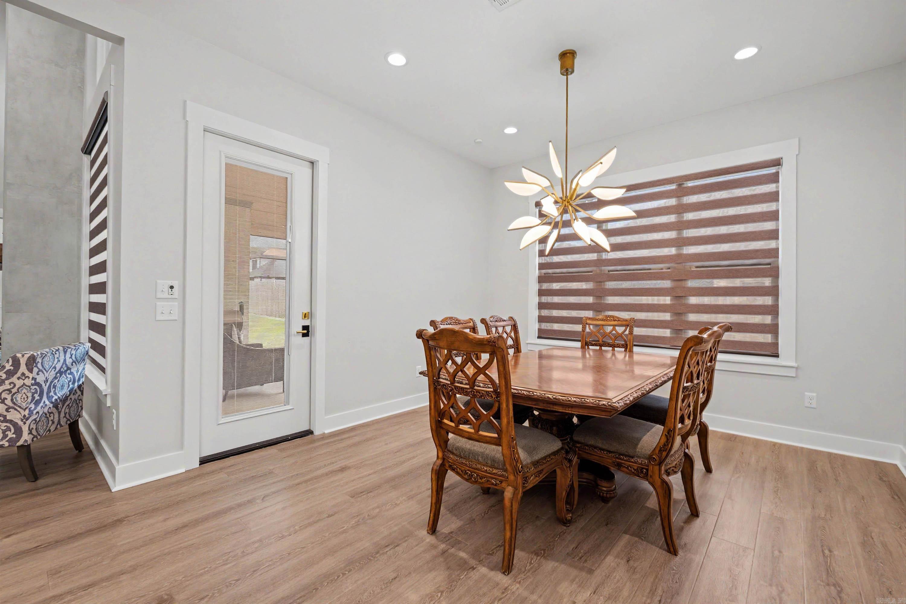 LANDS END - Residential