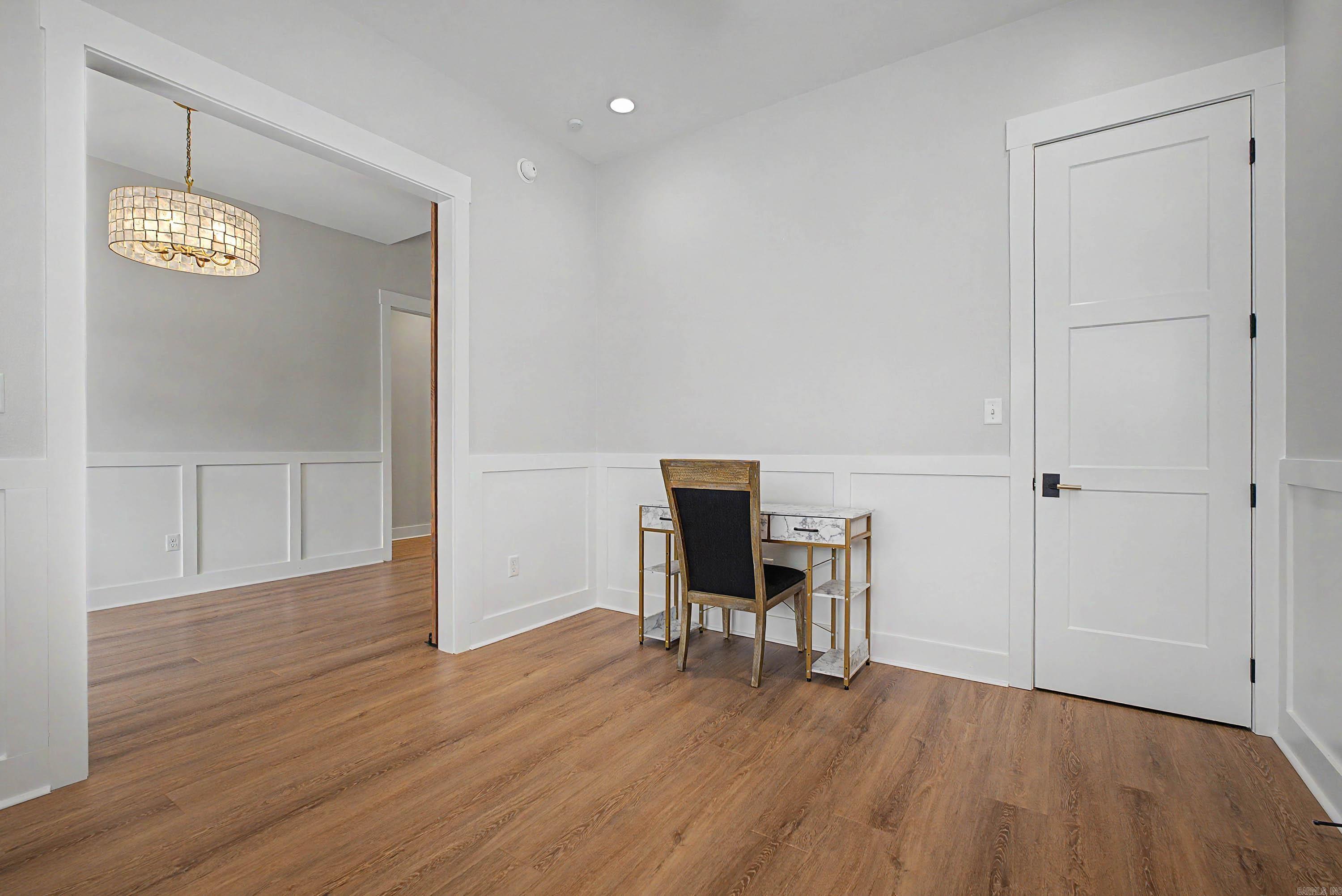 LANDS END - Residential