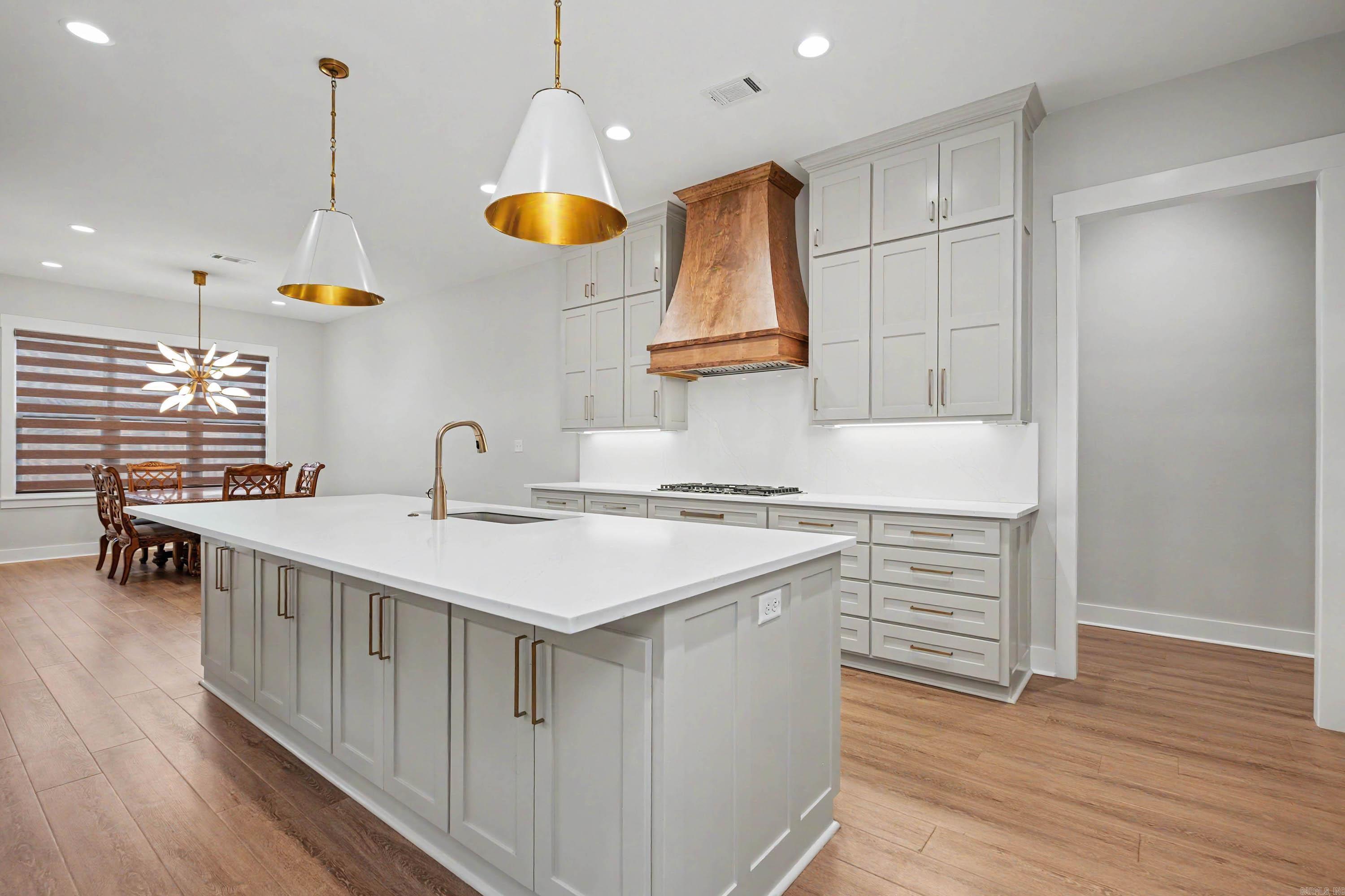 LANDS END - Residential