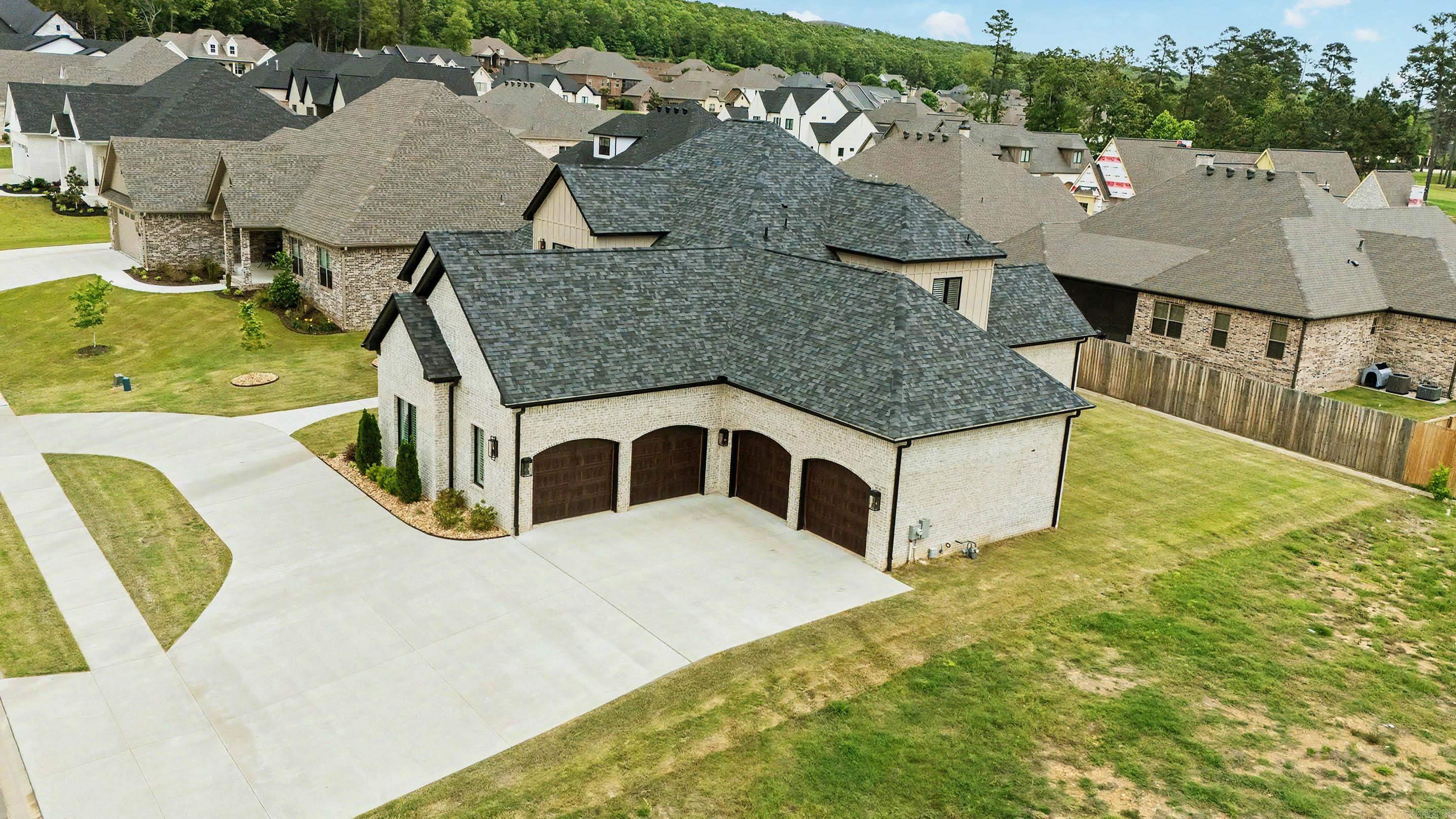 LANDS END - Residential