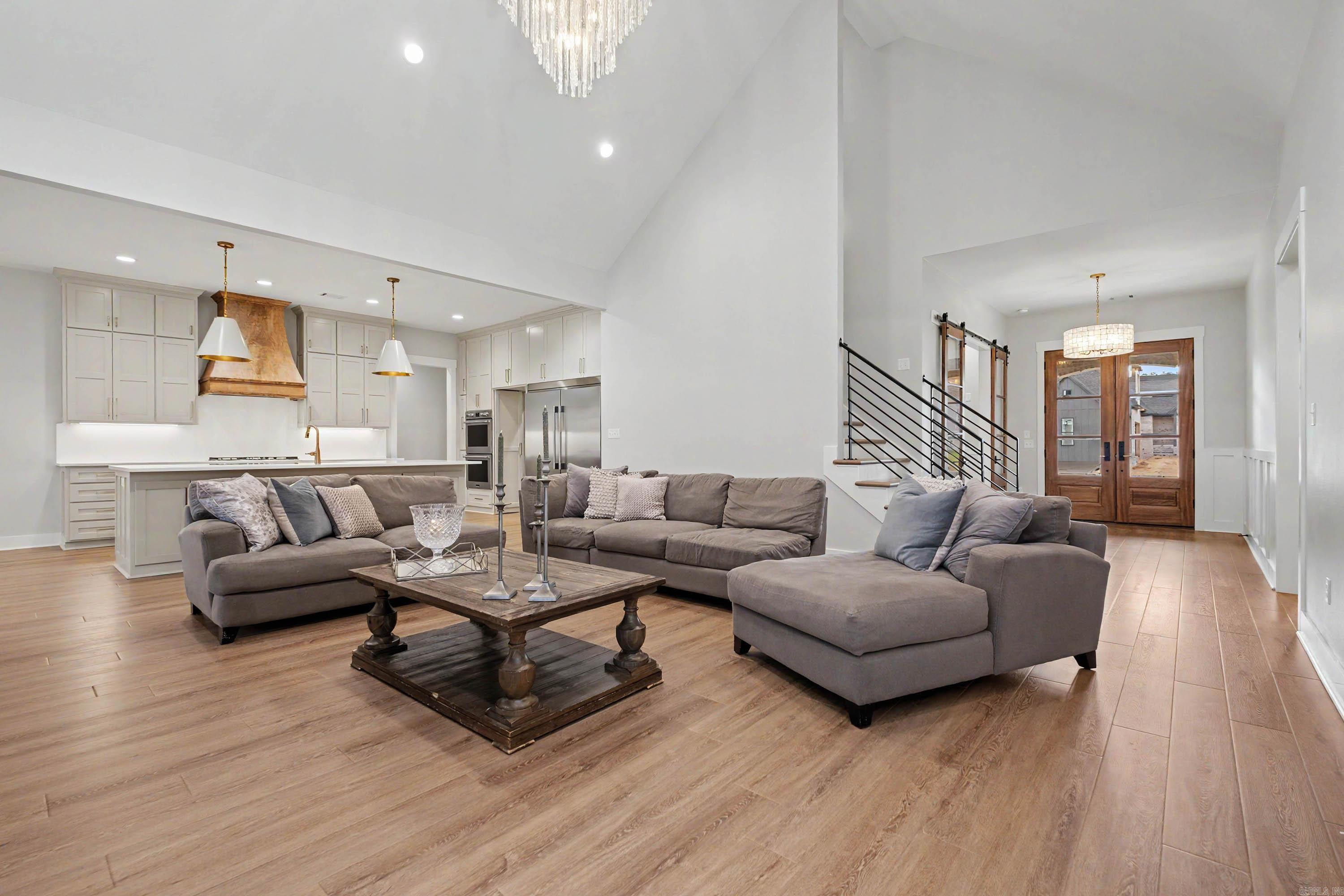 LANDS END - Residential