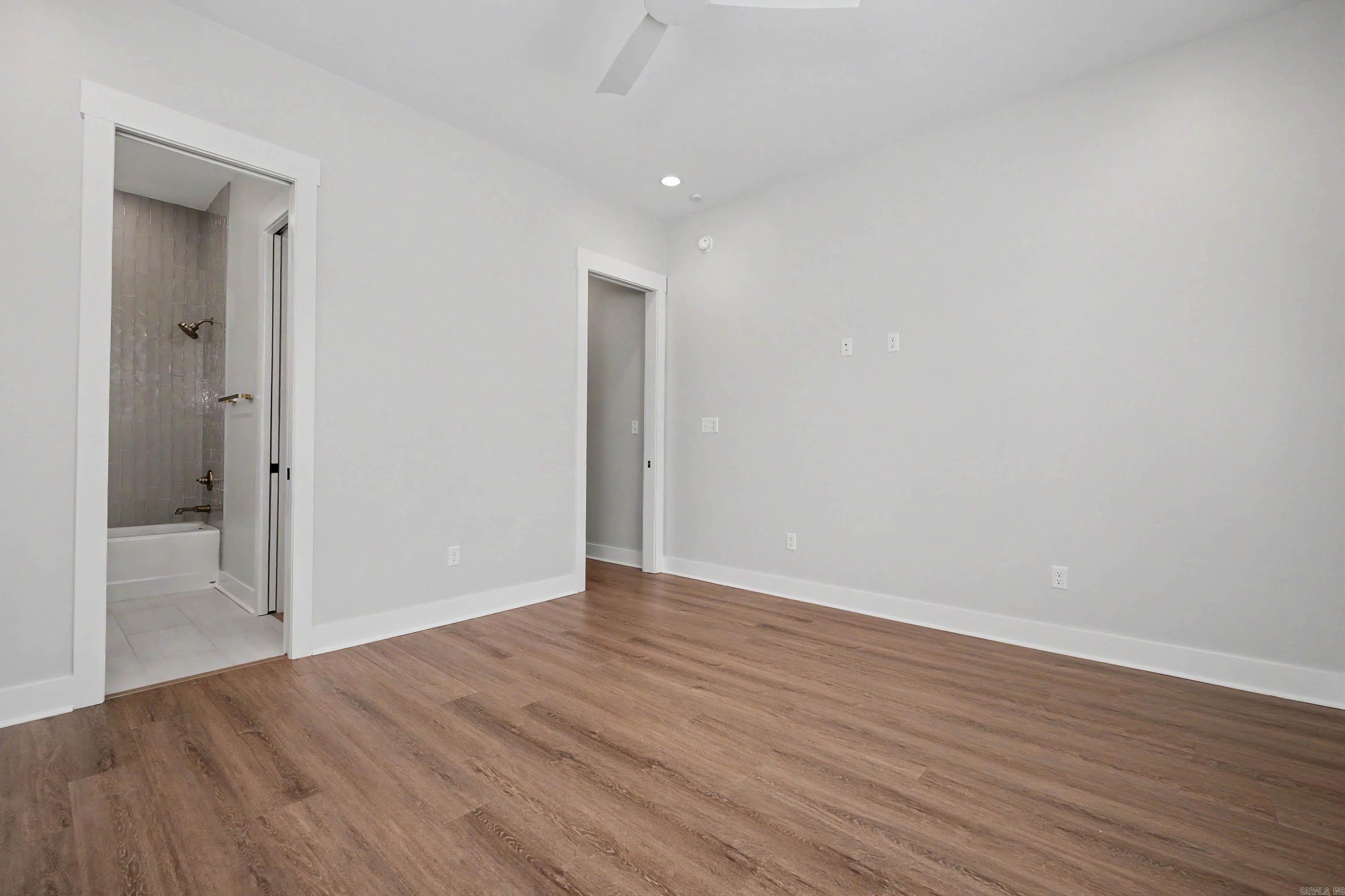LANDS END - Residential
