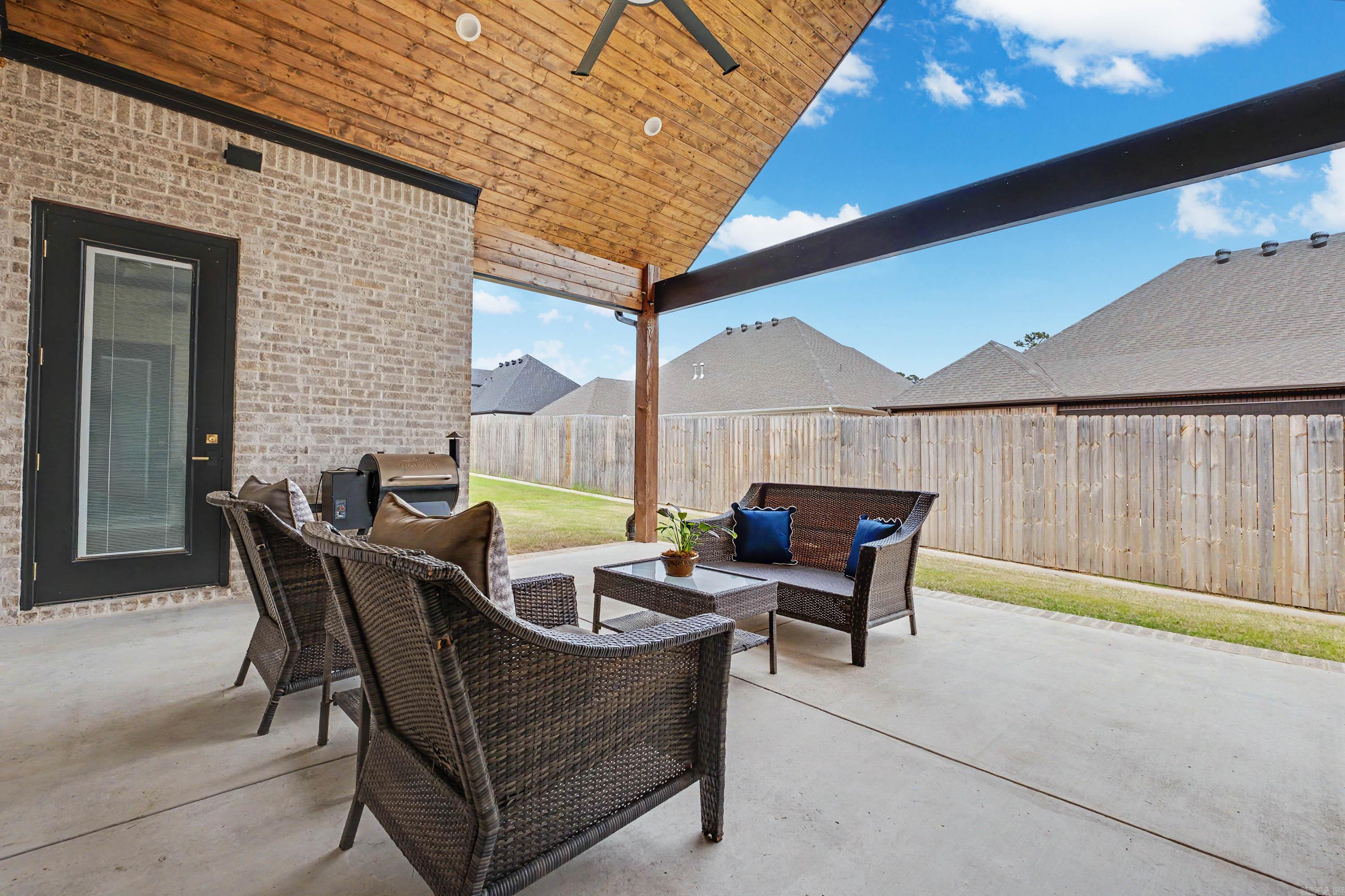 LANDS END - Residential