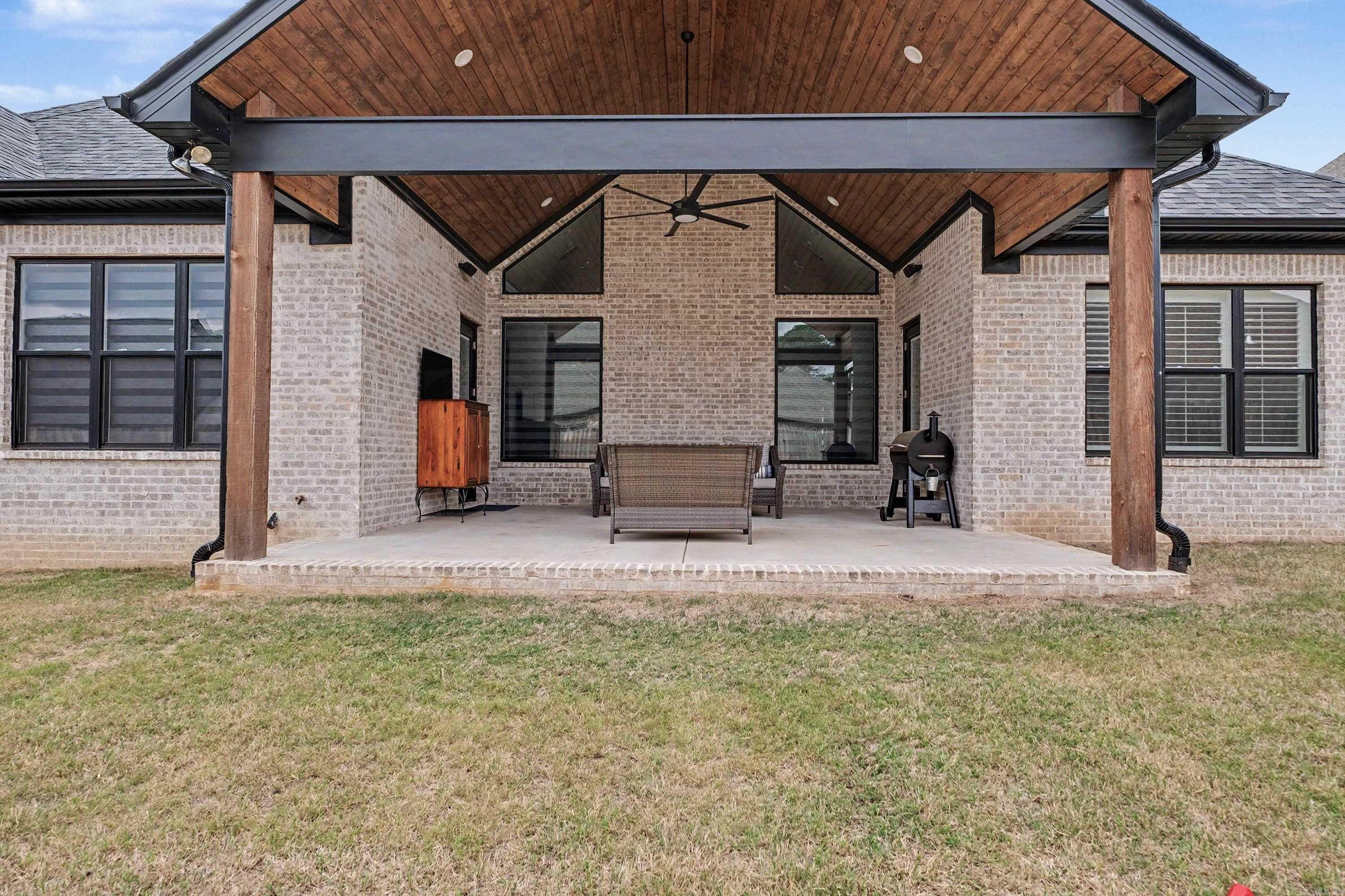LANDS END - Residential