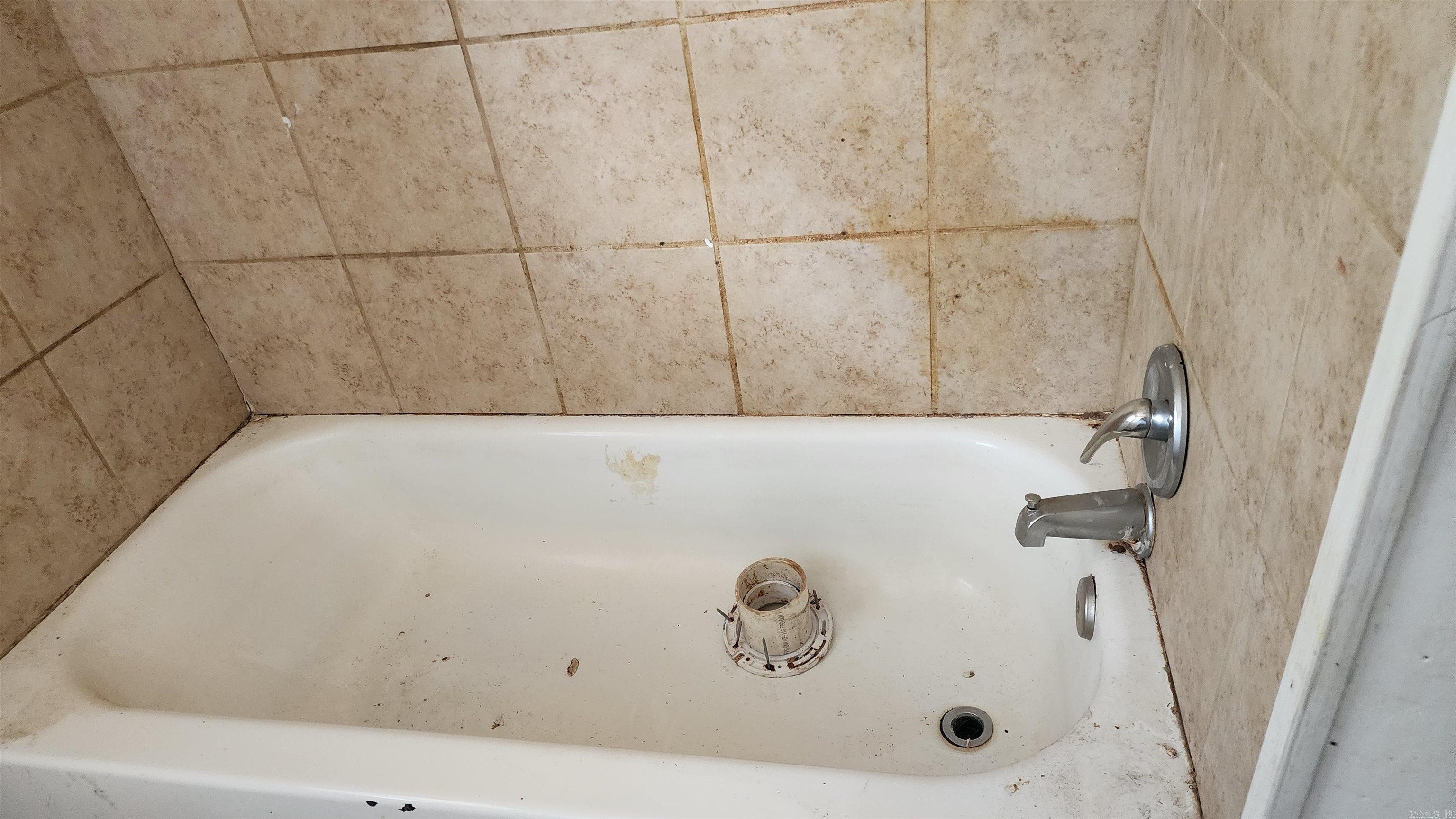 WAKEFIELD VILLAGE - Residential