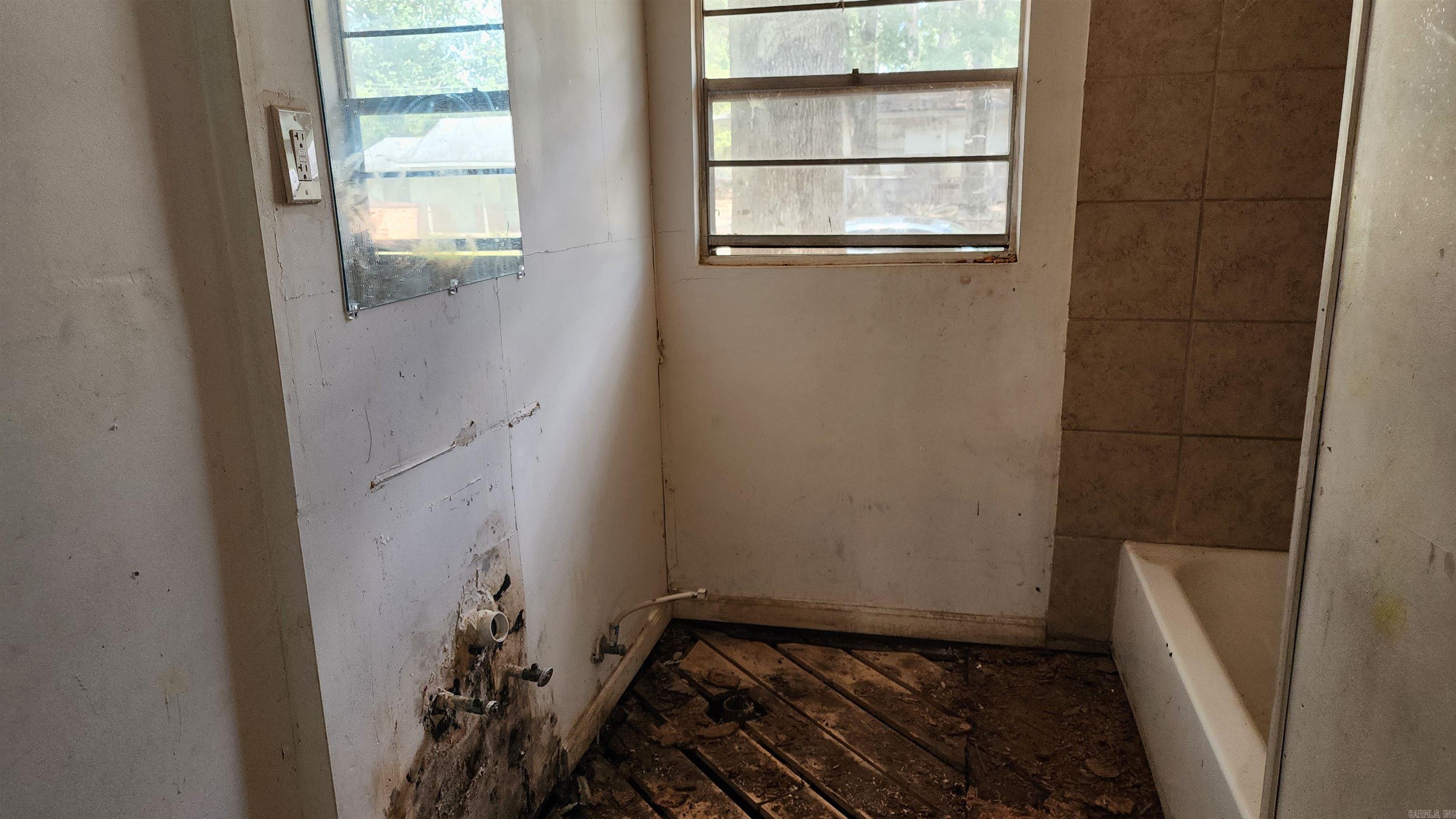 WAKEFIELD VILLAGE - Residential