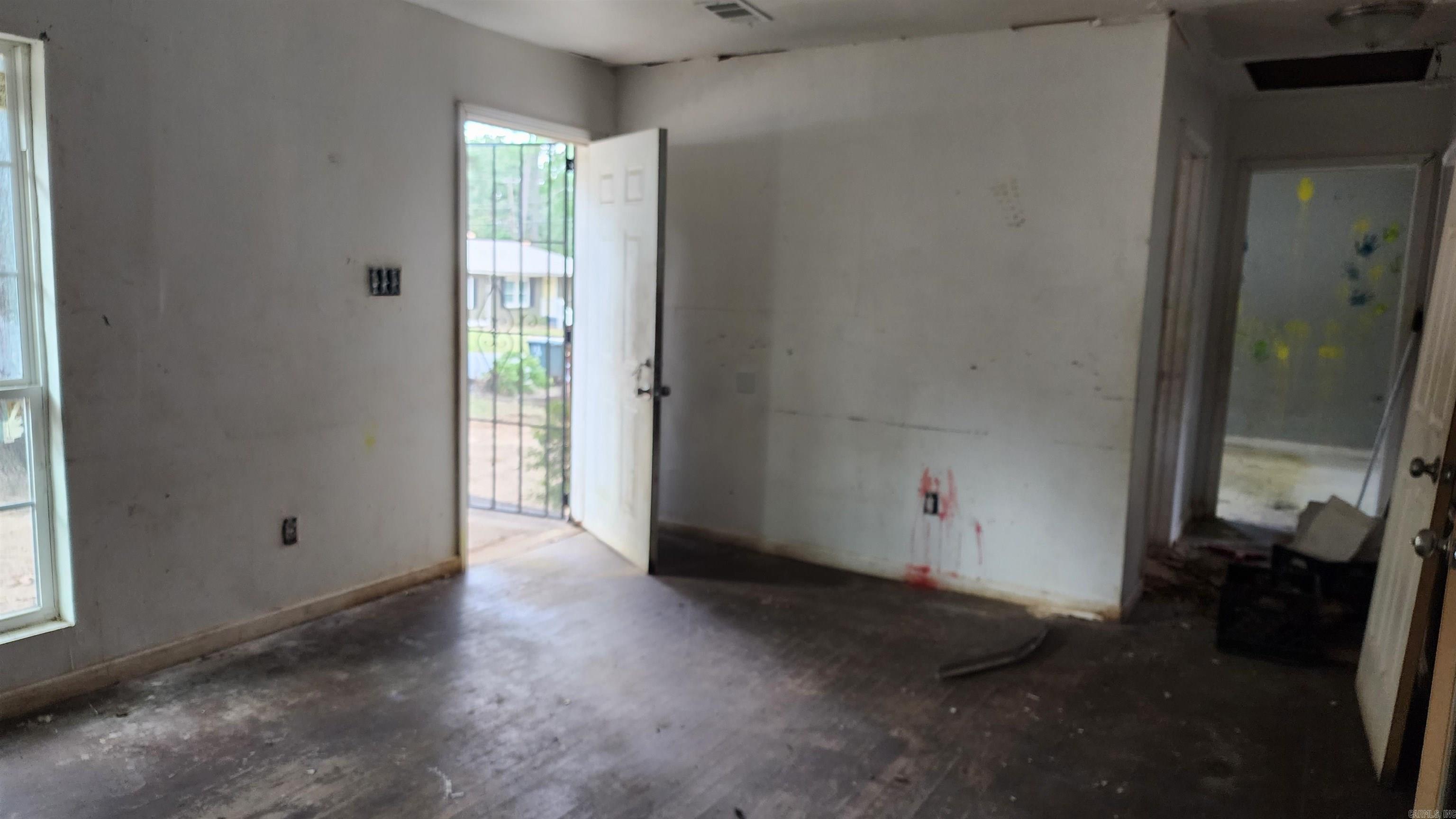 WAKEFIELD VILLAGE - Residential