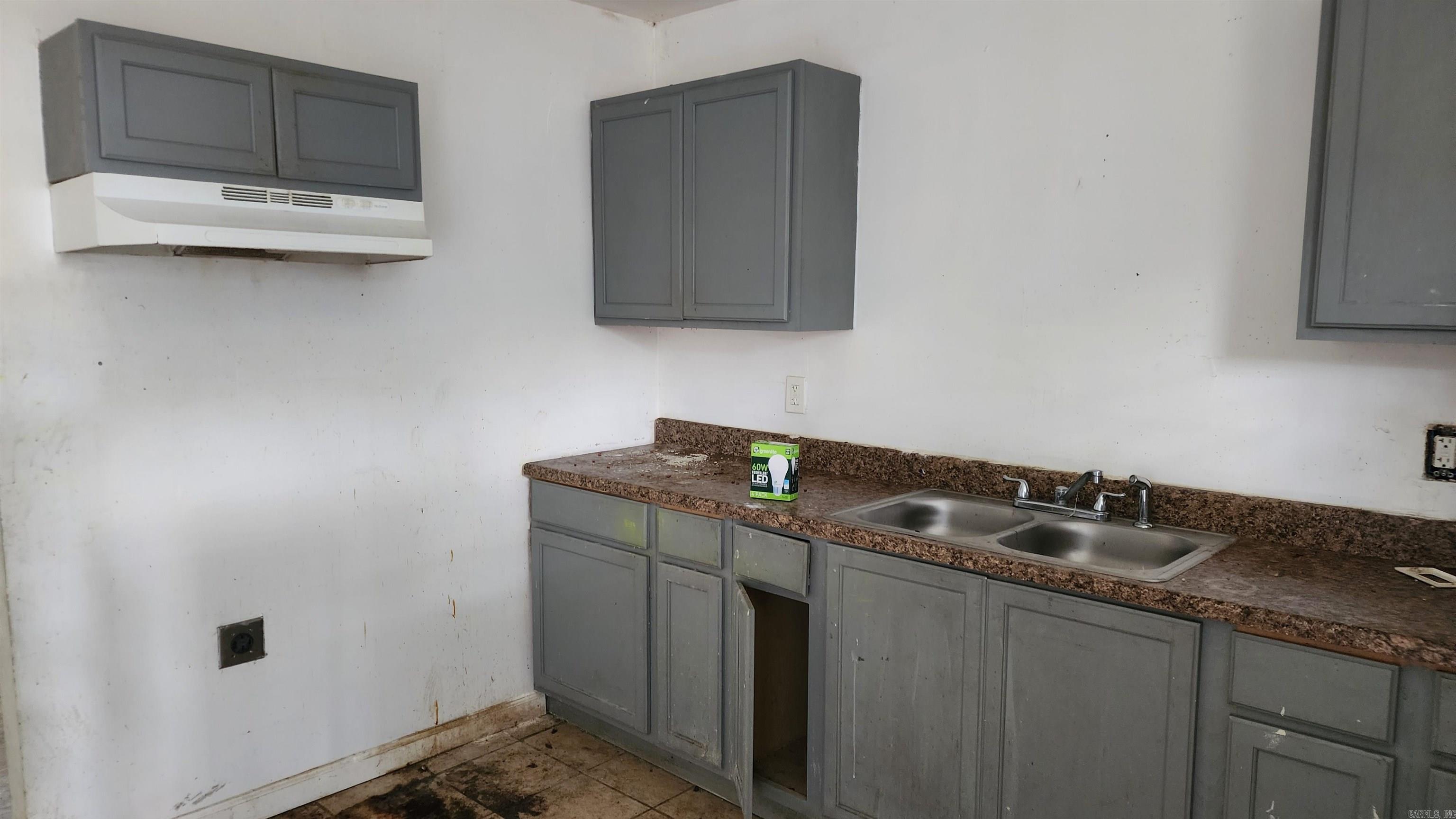 WAKEFIELD VILLAGE - Residential