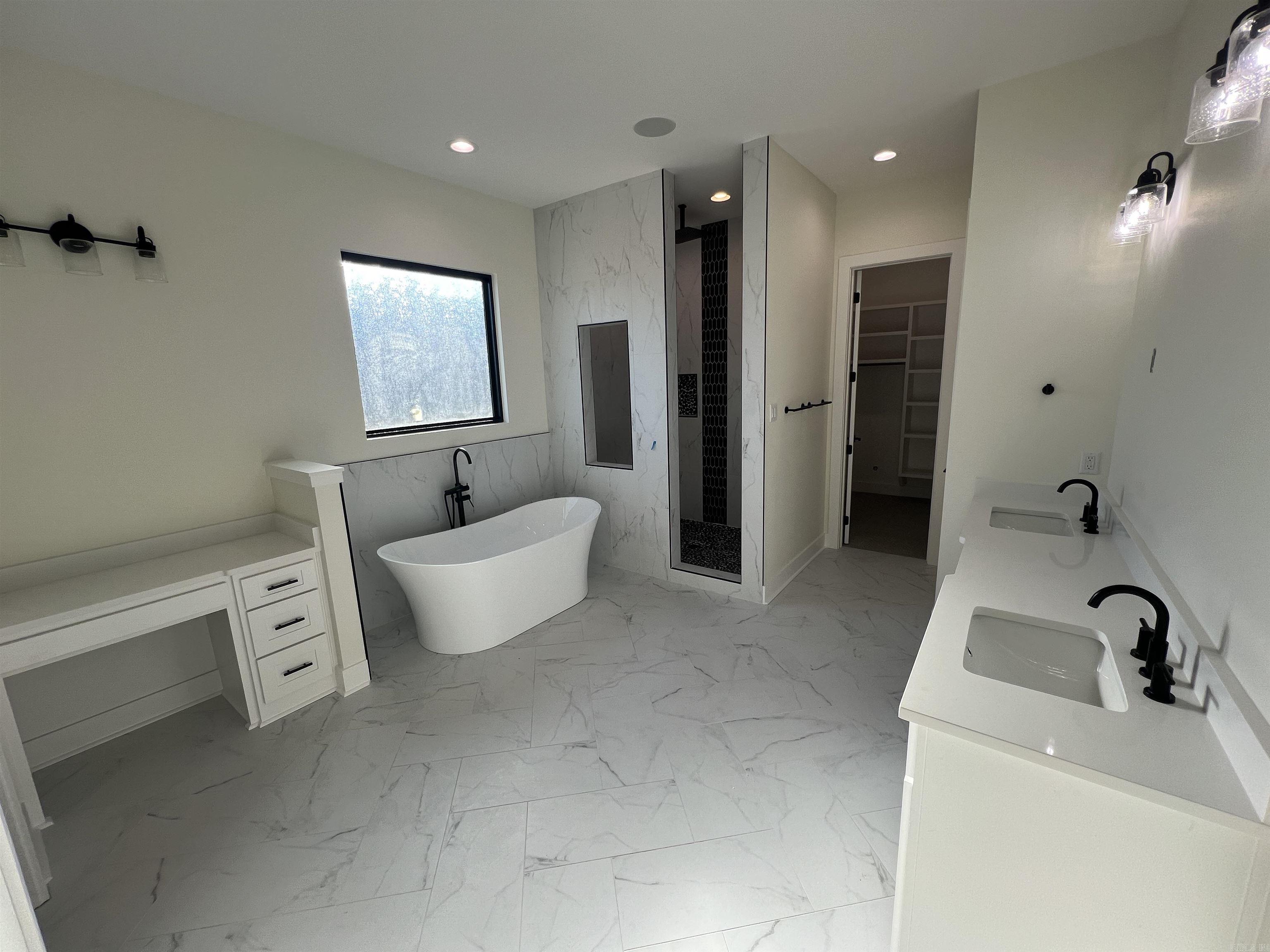 MILLERS GLENN - Residential