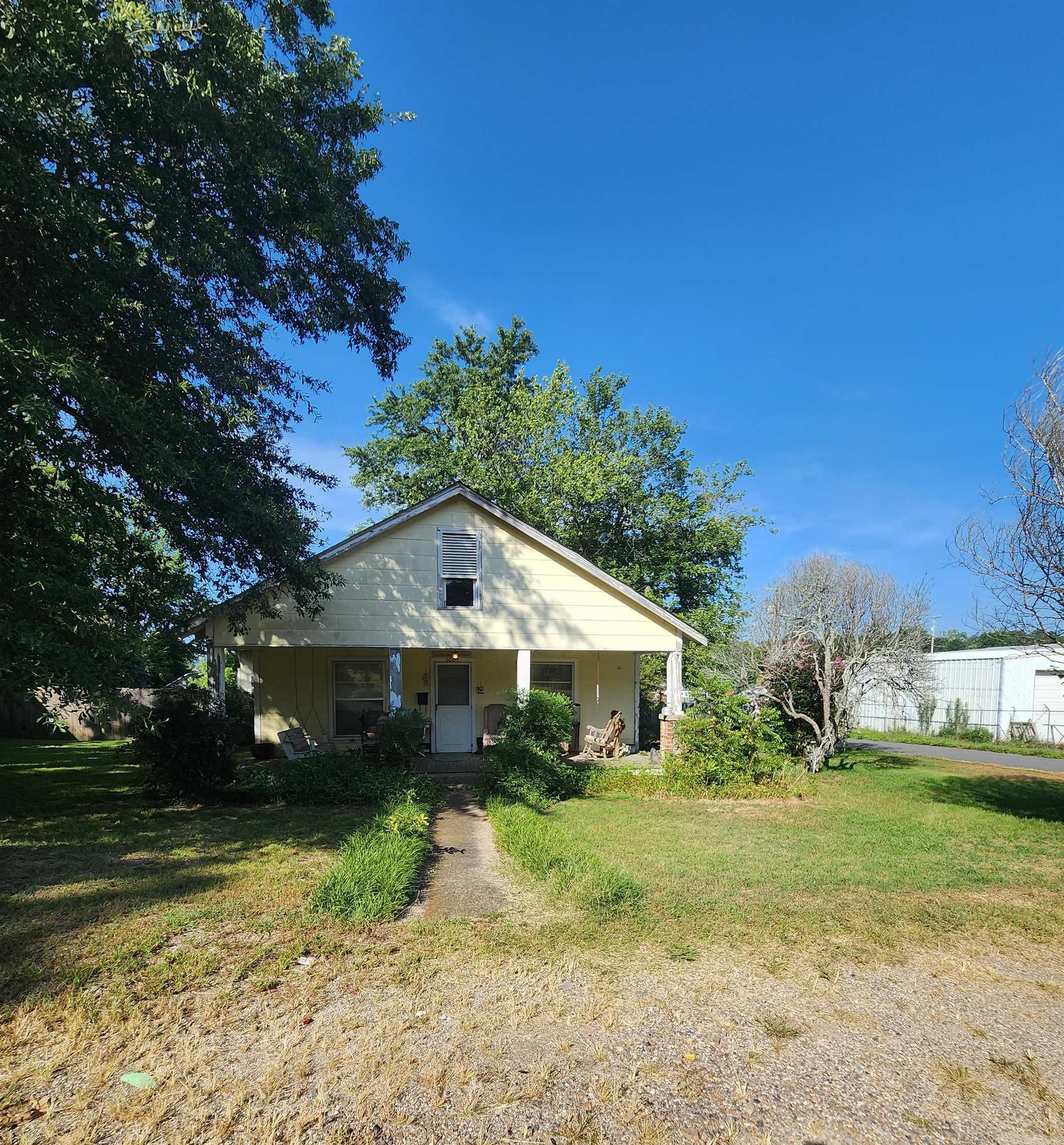 Mena Original - Residential