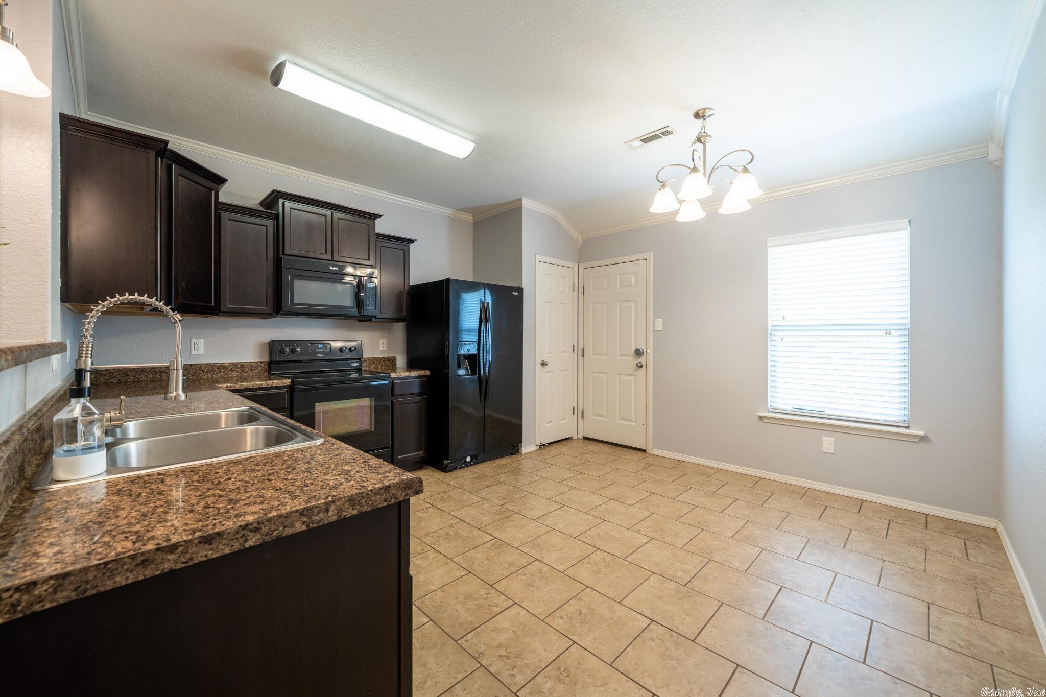 PARKWAY MEADOWS - Residential