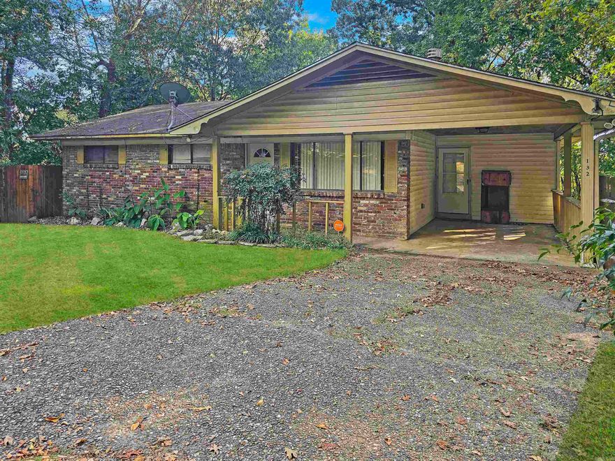 A MASSIVE investment opportunity! Check out this fixer-upper located in Hot Springs' Lakeside School District just out of city limits! 5 bedroom, 3.5 bath, fire place, sun room, unfinished space and 2786 Sq ft! Property sold as is and sellers are motivated!