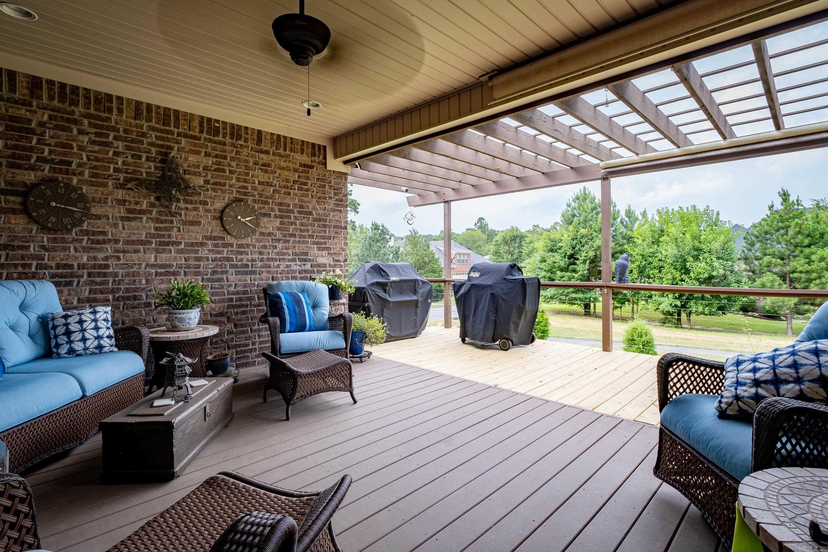 WOODLANDS EDGE - Residential