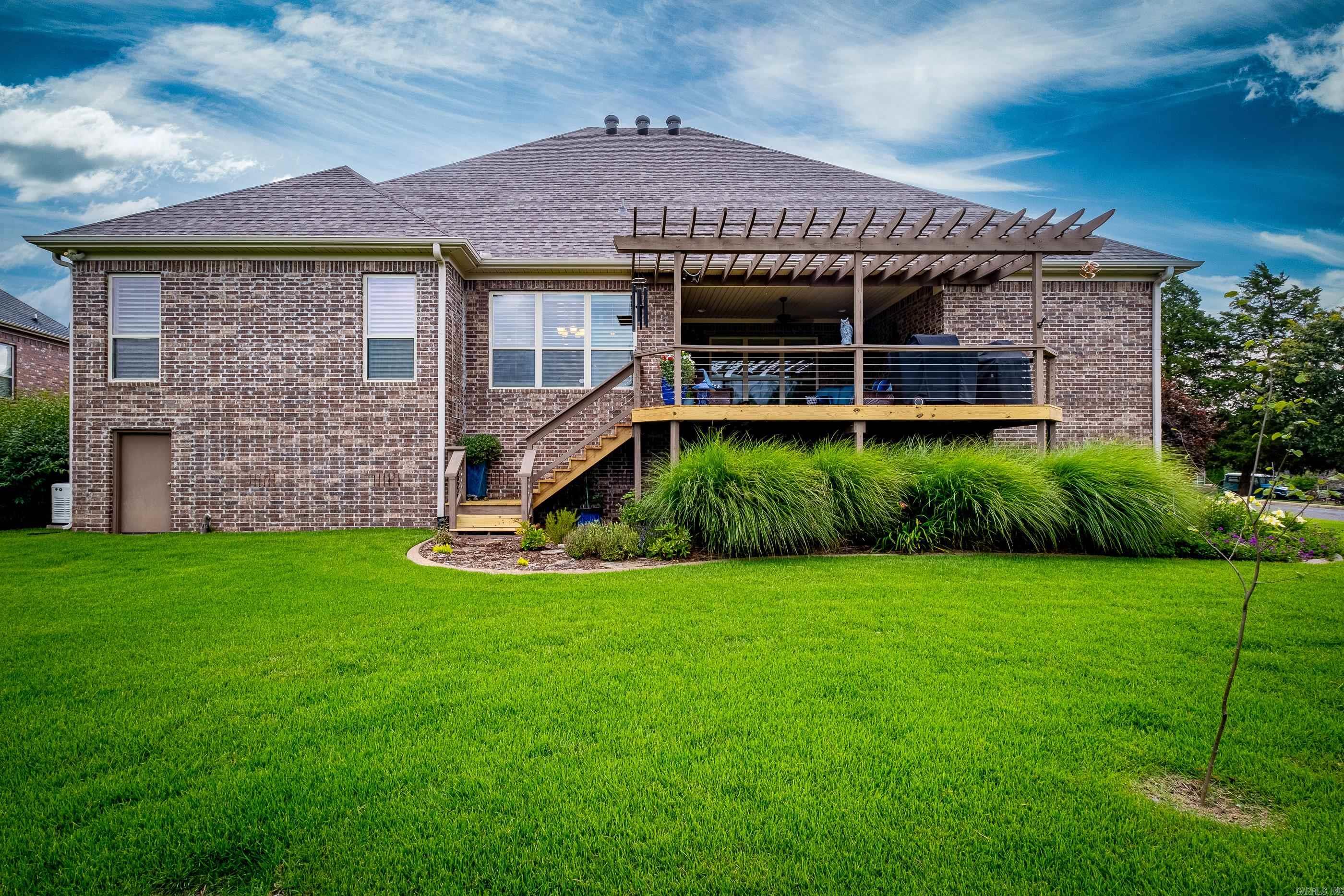 WOODLANDS EDGE - Residential