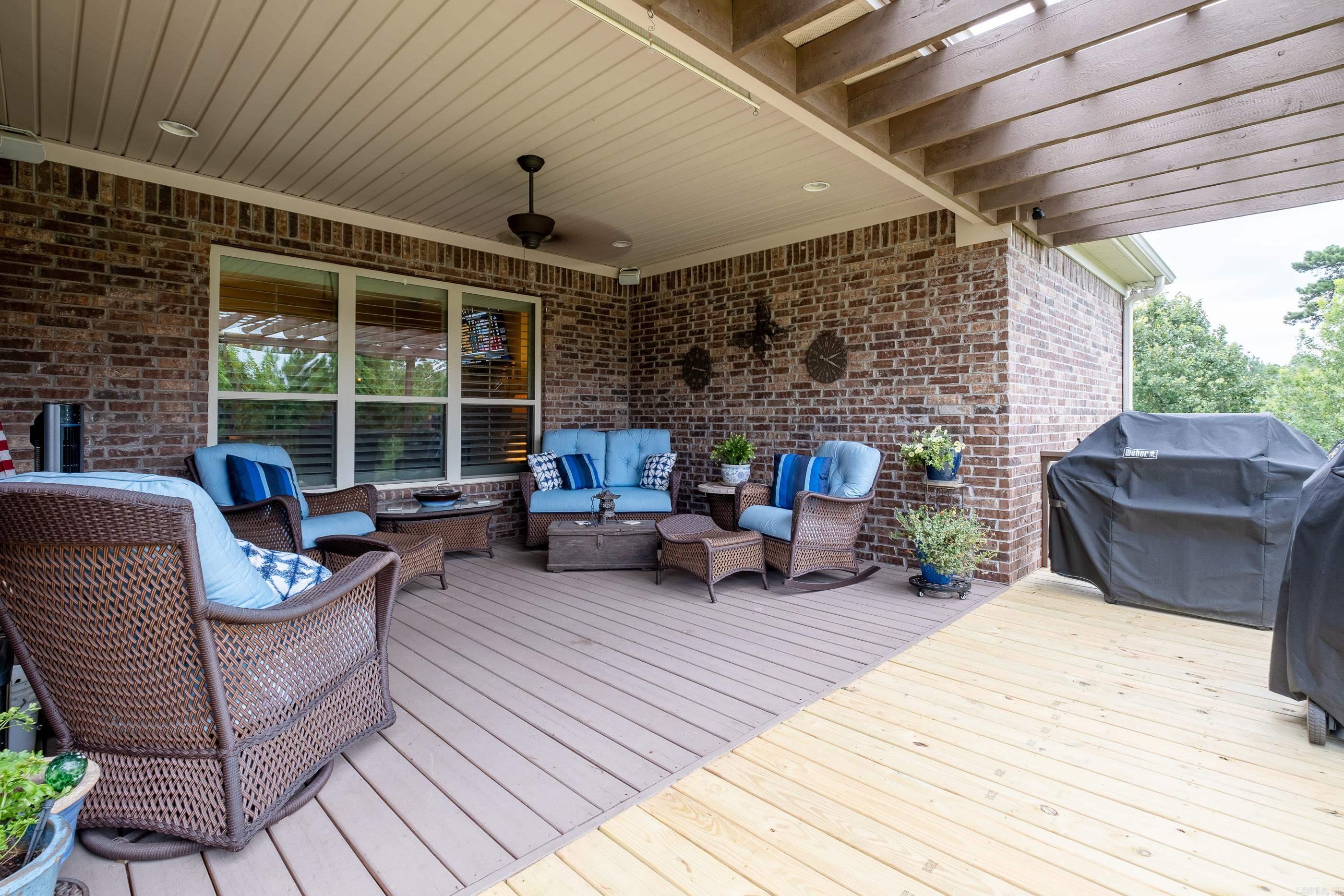 WOODLANDS EDGE - Residential