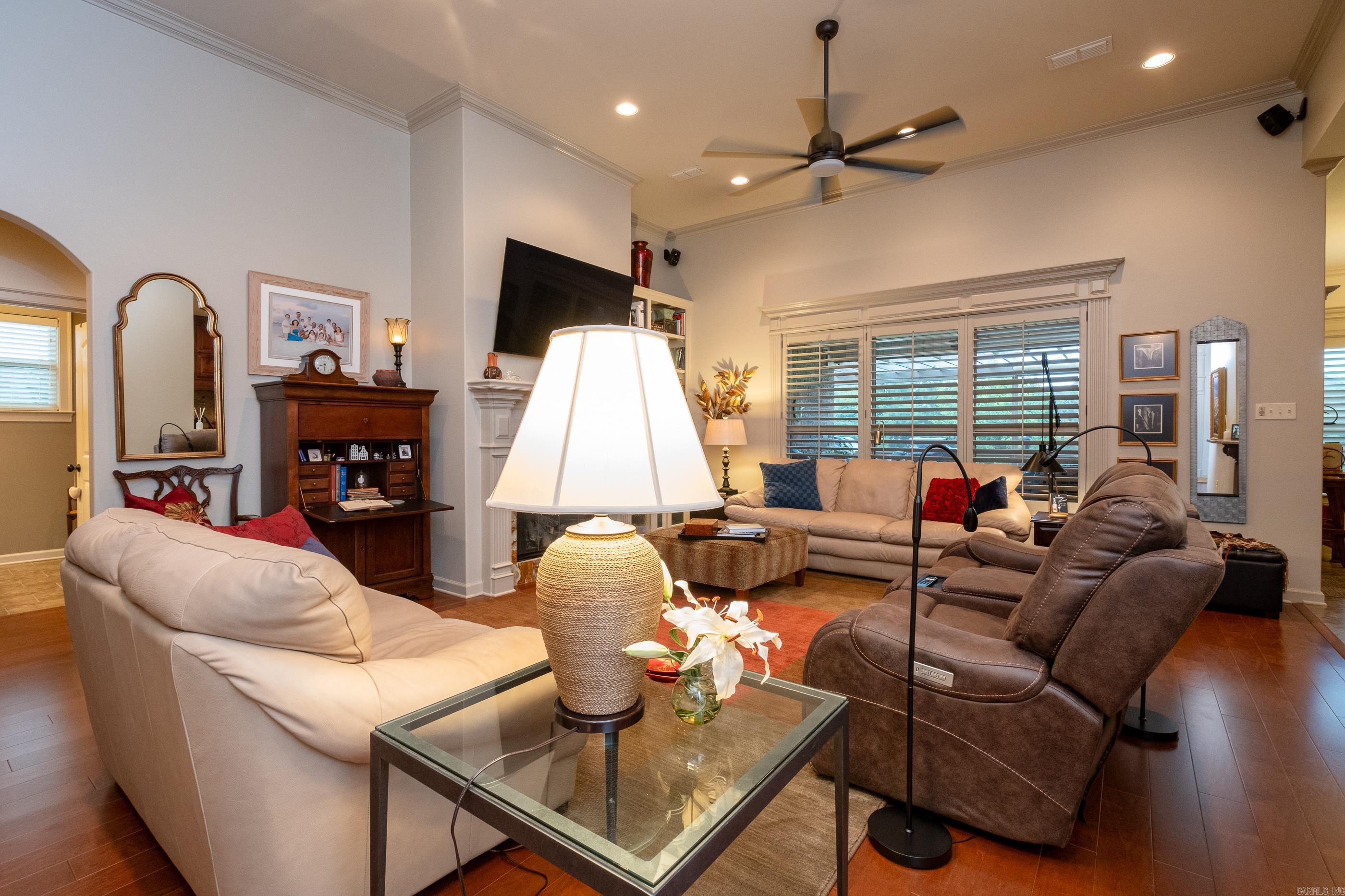 WOODLANDS EDGE - Residential