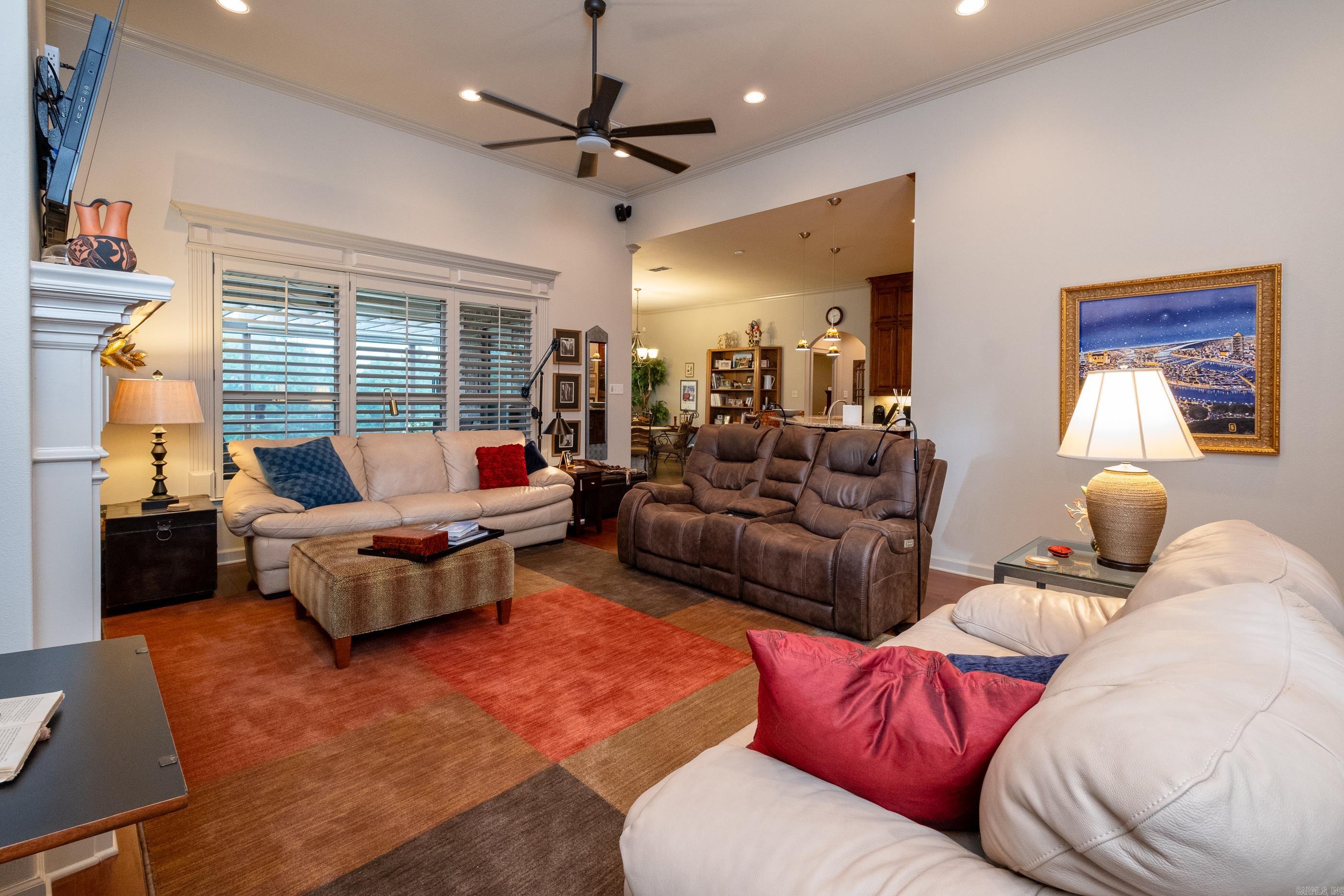 WOODLANDS EDGE - Residential