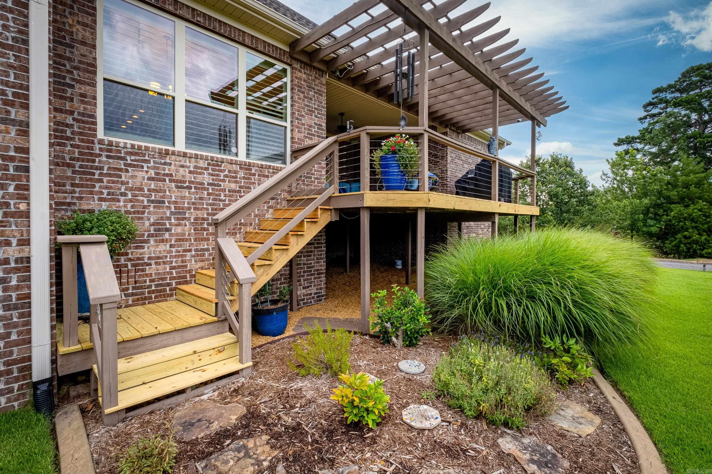 WOODLANDS EDGE - Residential