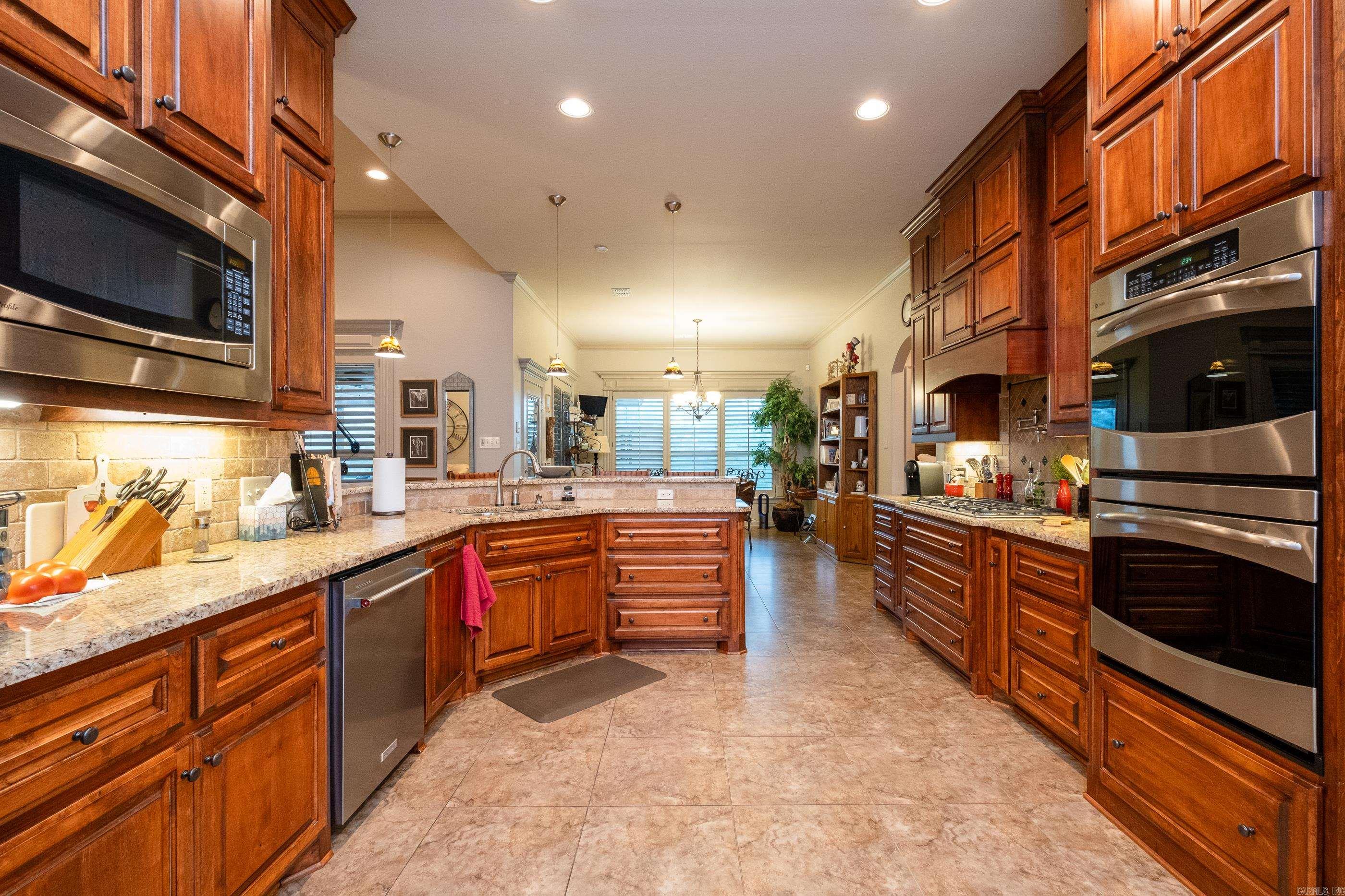 WOODLANDS EDGE - Residential