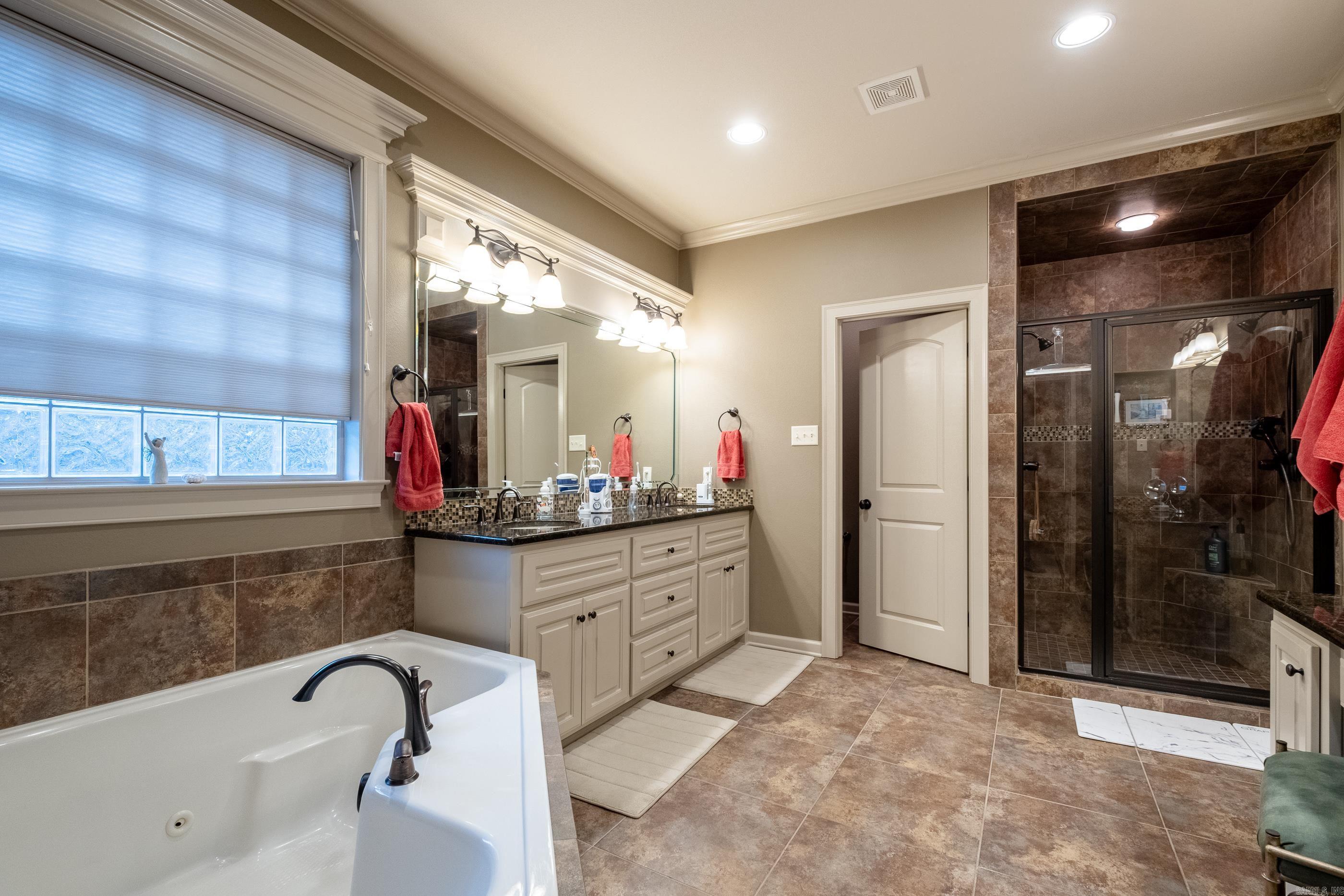 WOODLANDS EDGE - Residential