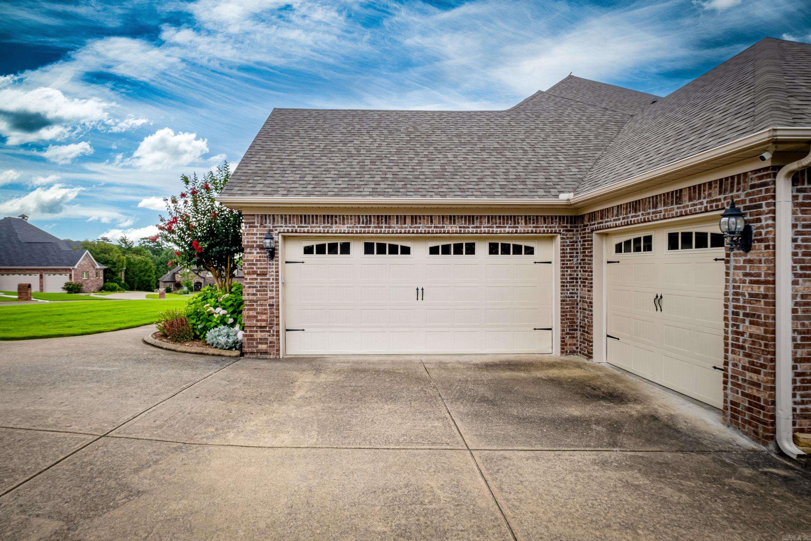 WOODLANDS EDGE - Residential